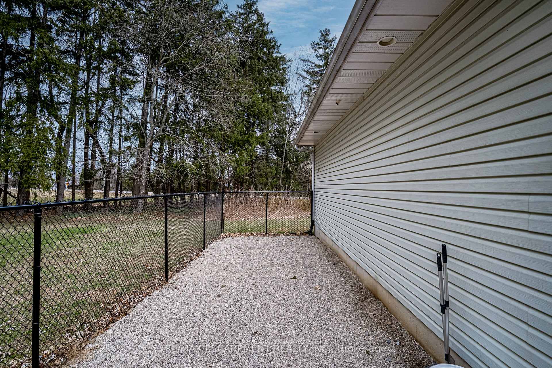 Photo 43 of 2073 Old Highway 24, Norfolk, Townsend — HOMEH