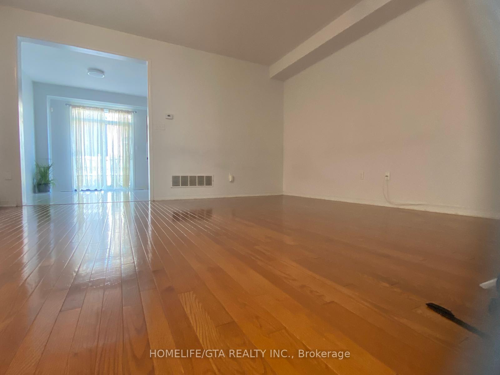 Photo 7 of 16 Voysey Way, Markham, Cedarwood — HOMEH
