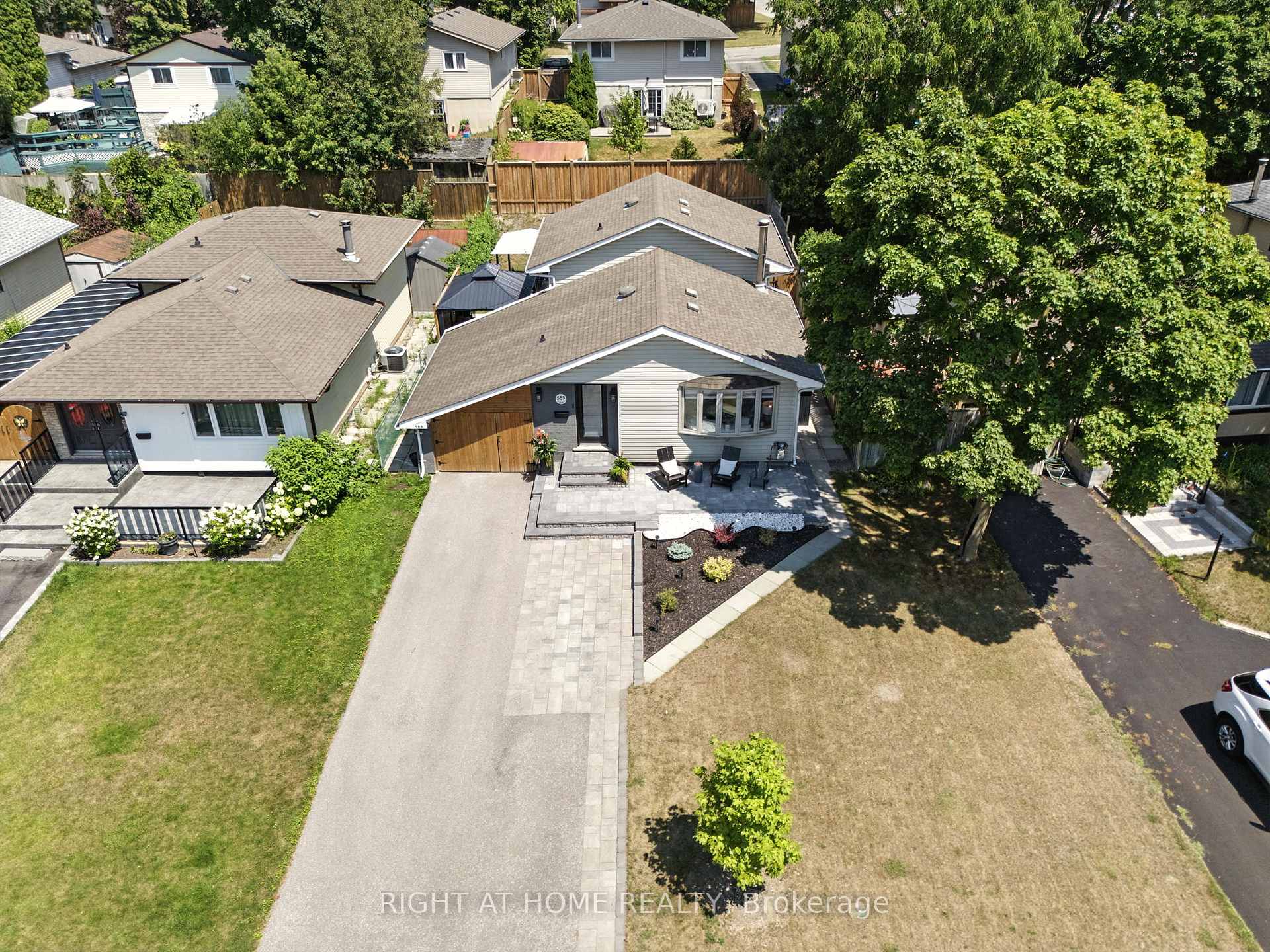 Photo 2 of 589 Annandale Street, Oshawa, Donevan — HOMEH