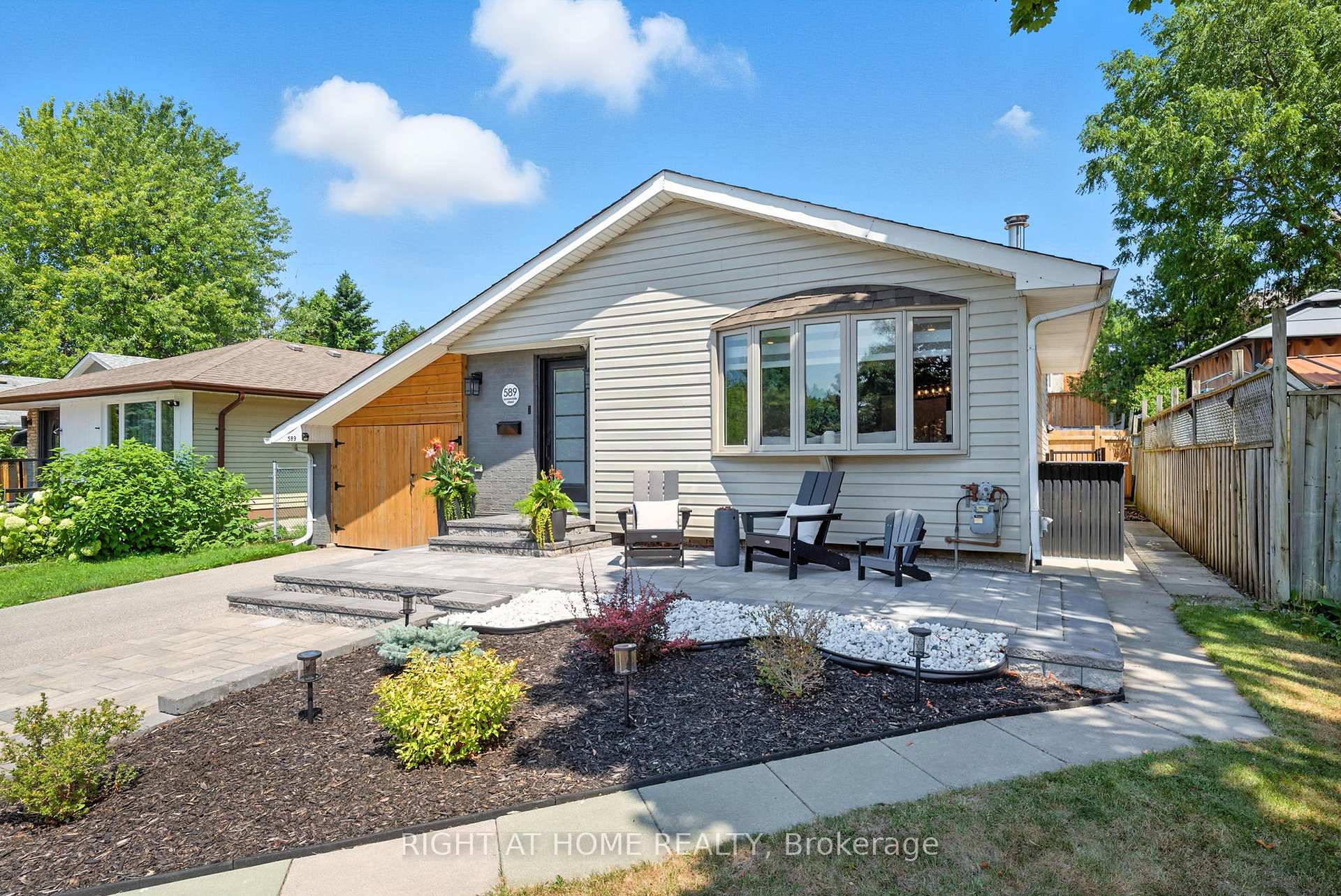 Photo 3 of 589 Annandale Street, Oshawa, Donevan — HOMEH