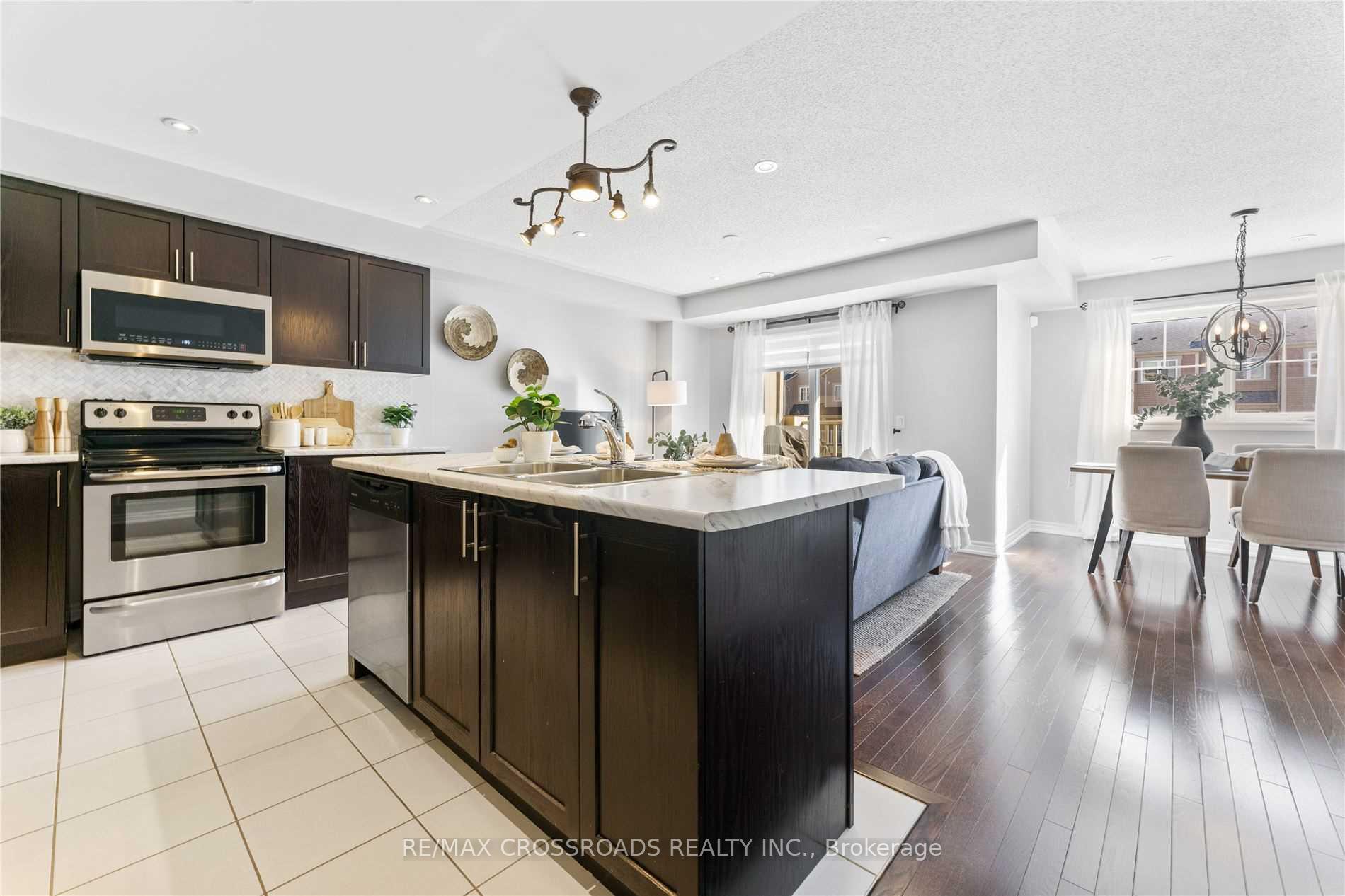 Photo 3 of 64 Tabaret Crescent, Oshawa, Windfields — HOMEH