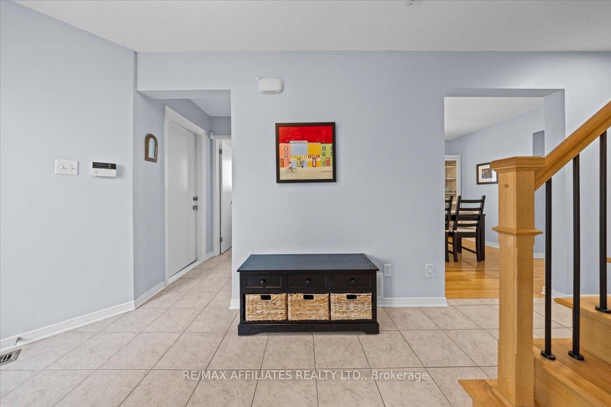 Photo 6 of 605 Falwyn Crescent, Ottawa, Fallingbrook/Ridgemount — HOMEH