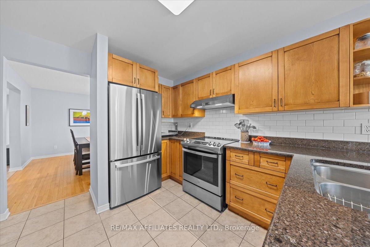 Photo 13 of 605 Falwyn Crescent, Ottawa, Fallingbrook/Ridgemount — HOMEH