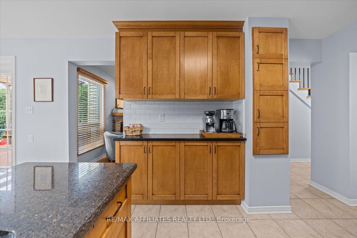 Photo 14 of 605 Falwyn Crescent, Ottawa, Fallingbrook/Ridgemount — HOMEH
