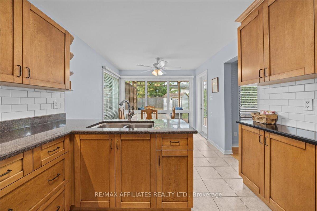 Photo 16 of 605 Falwyn Crescent, Ottawa, Fallingbrook/Ridgemount — HOMEH