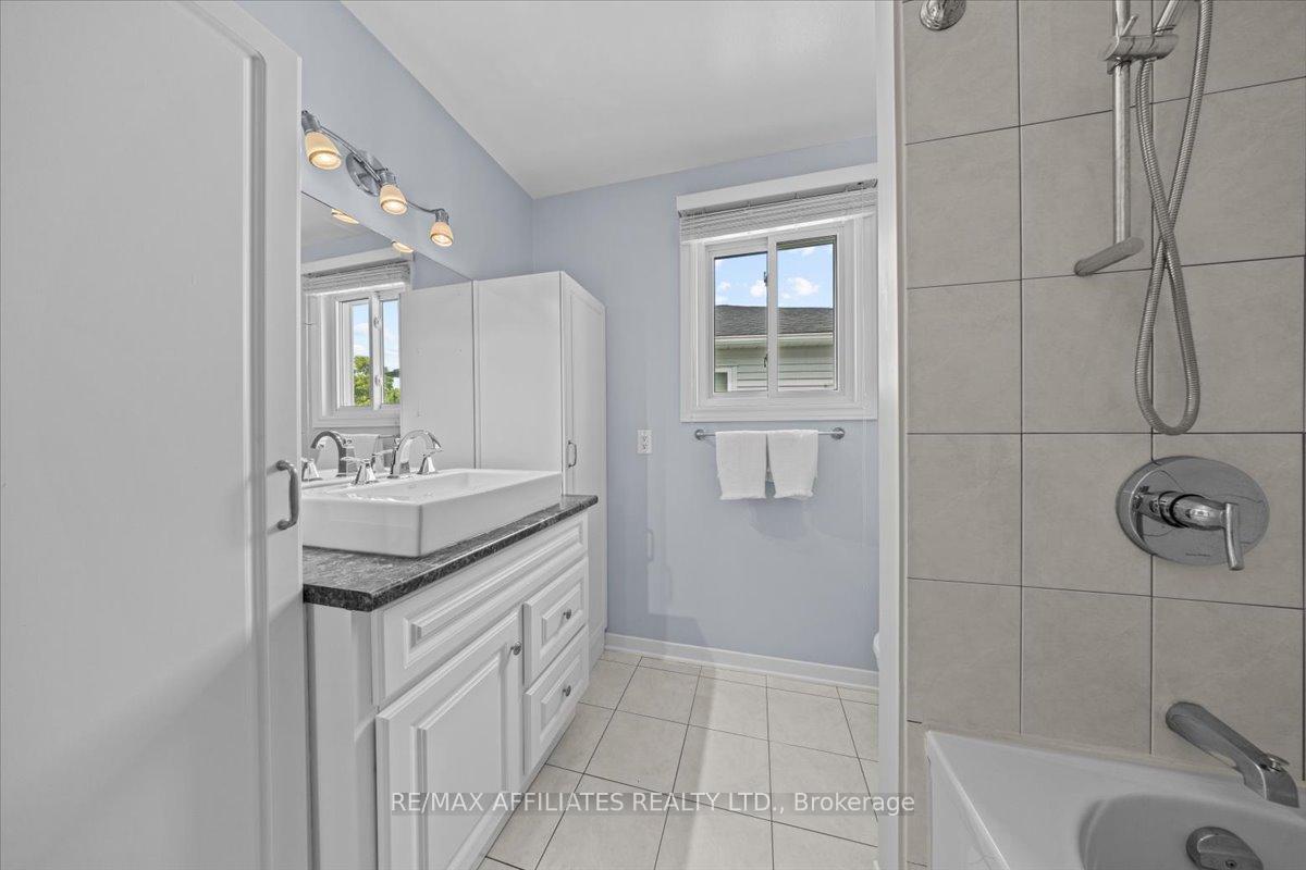 Photo 30 of 605 Falwyn Crescent, Ottawa, Fallingbrook/Ridgemount — HOMEH