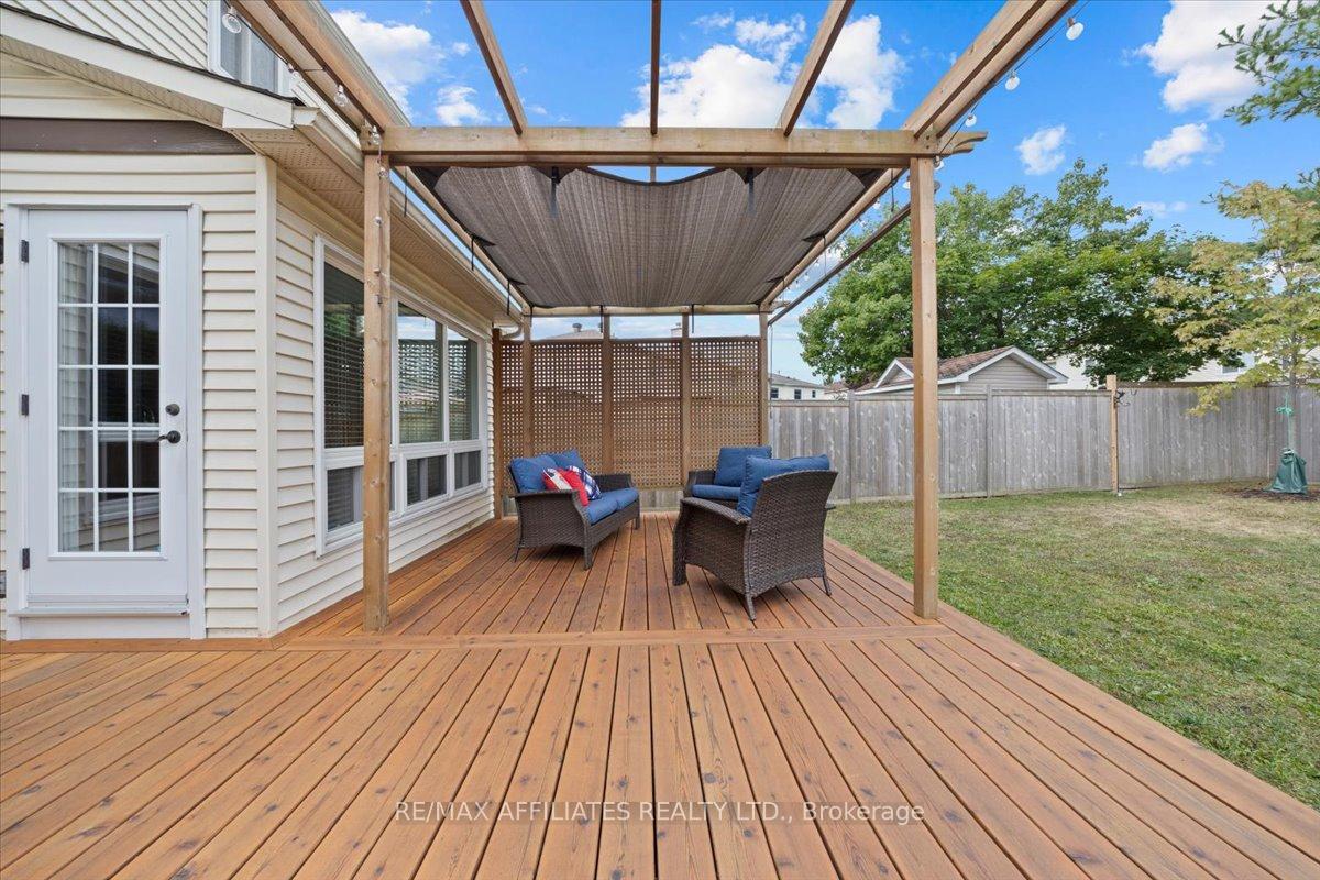 Photo 38 of 605 Falwyn Crescent, Ottawa, Fallingbrook/Ridgemount — HOMEH