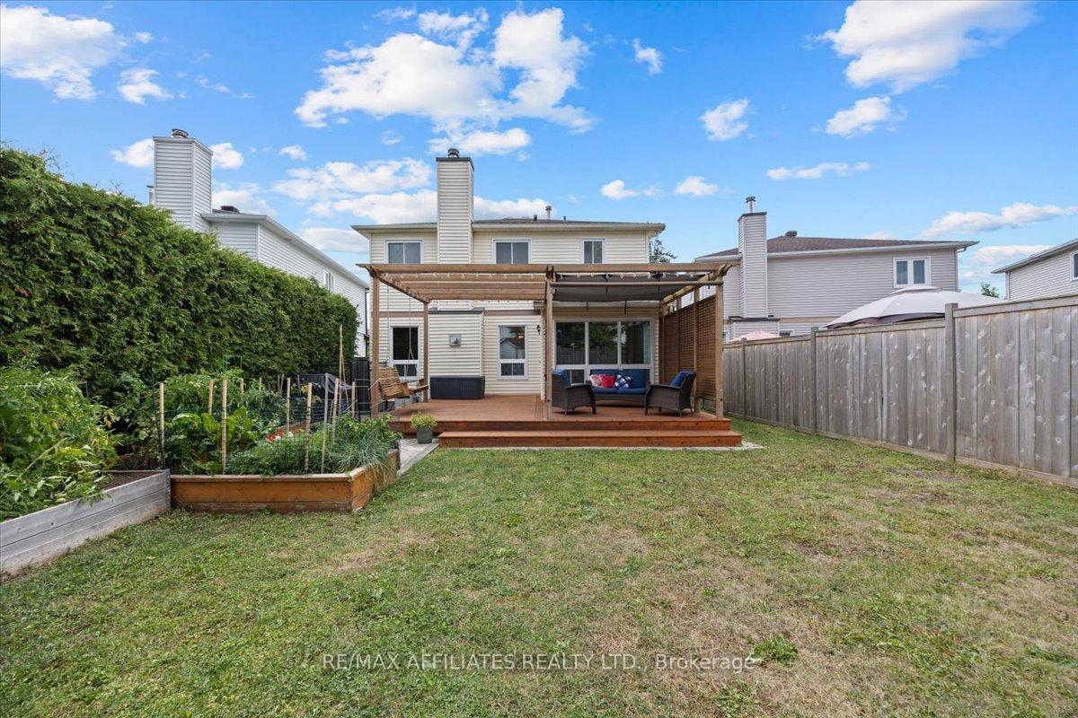 Photo 40 of 605 Falwyn Crescent, Ottawa, Fallingbrook/Ridgemount — HOMEH