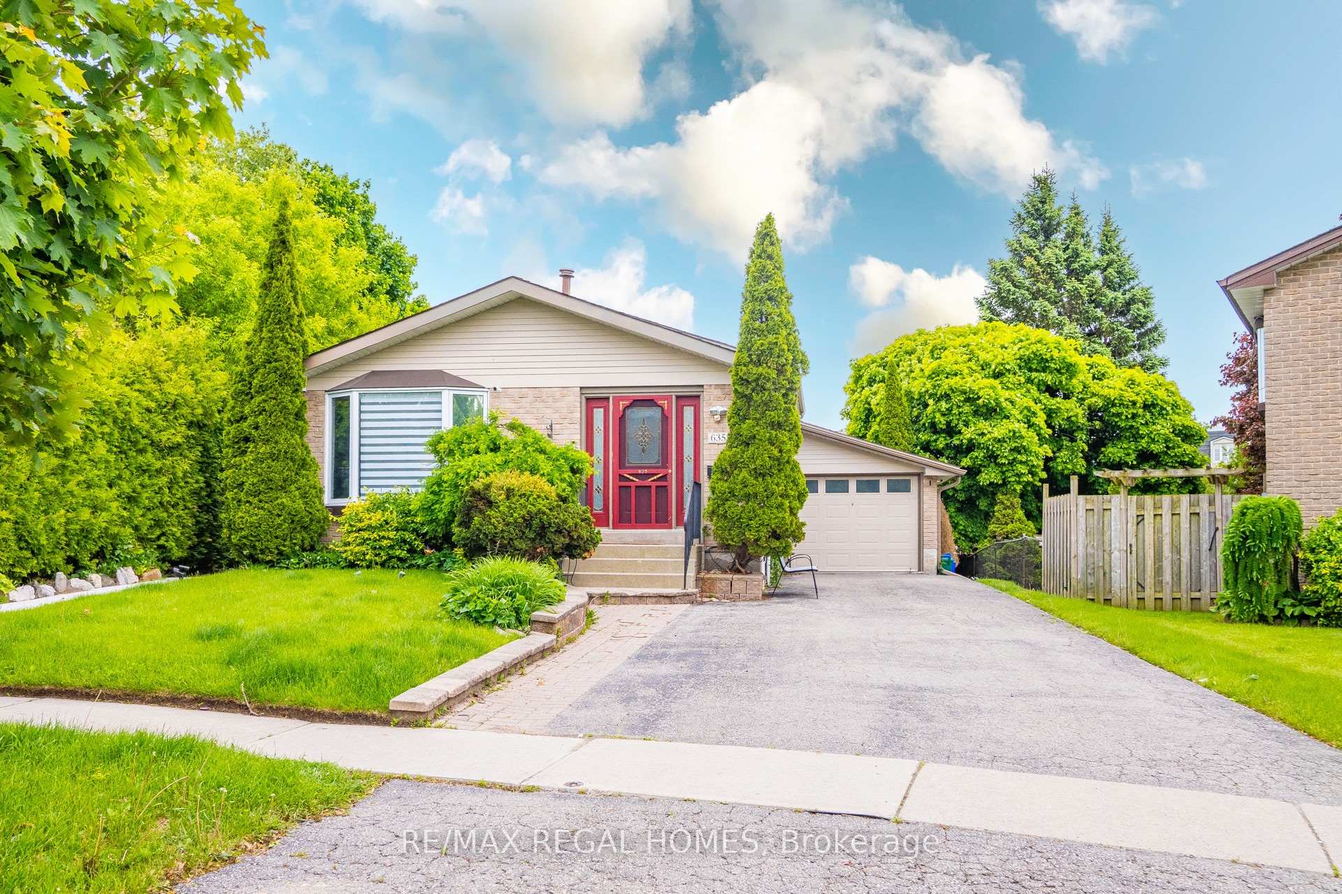 Photo 1 of 635 Capilano Crescent, Oshawa, Donevan — HOMEH