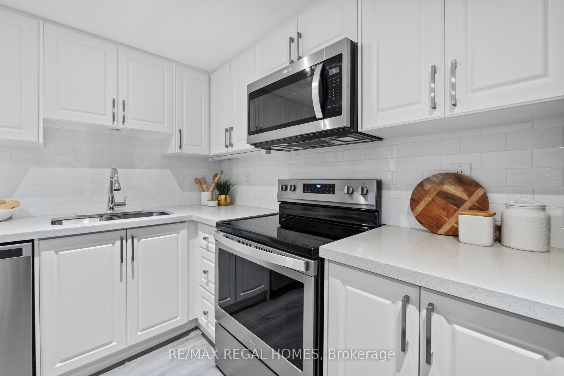 Photo 18 of 635 Capilano Crescent, Oshawa, Donevan — HOMEH