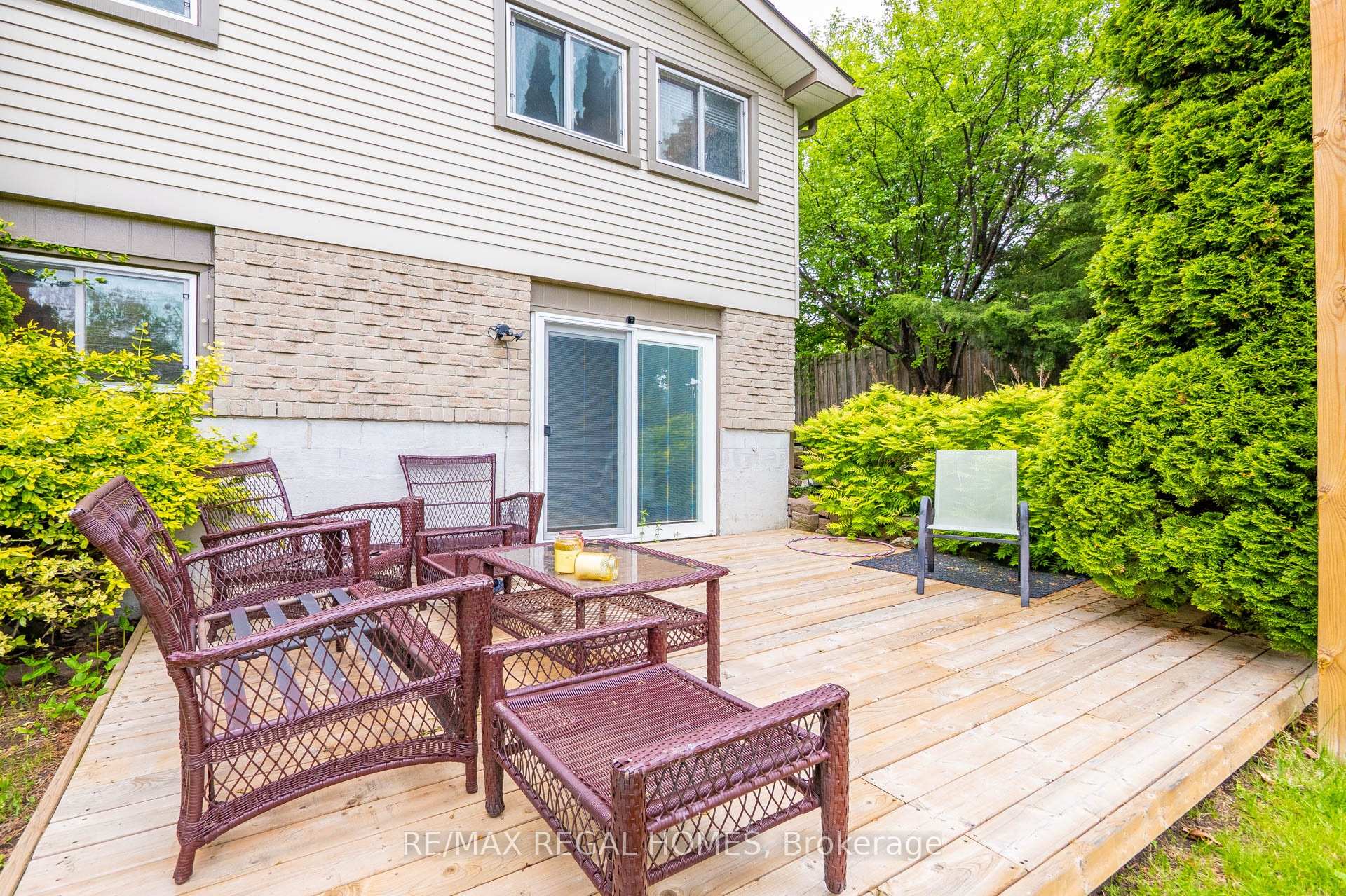 Photo 29 of 635 Capilano Crescent, Oshawa, Donevan — HOMEH
