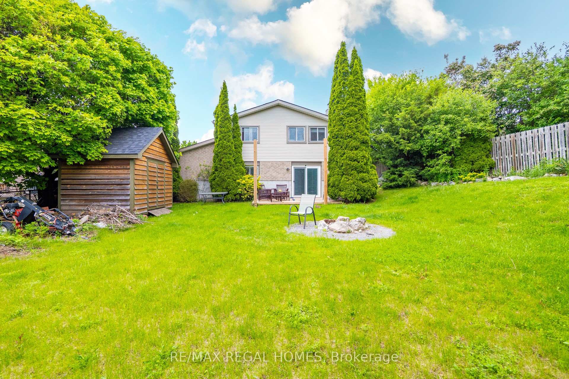 Photo 34 of 635 Capilano Crescent, Oshawa, Donevan — HOMEH