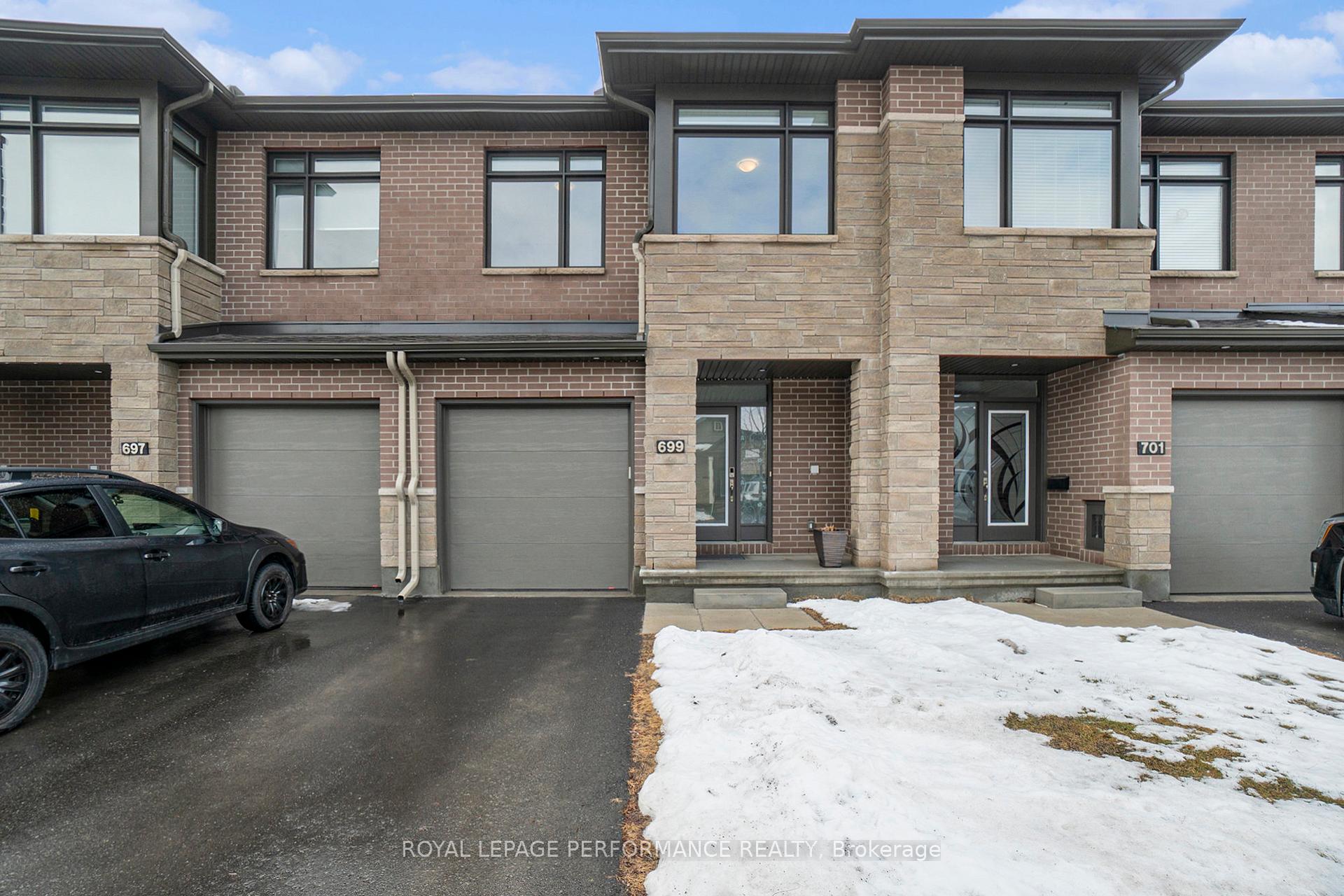 Photo 2 of 699 Cairn Crescent, Ottawa, Mer Bleue/Bradley Estates/Anderson Park — HOMEH
