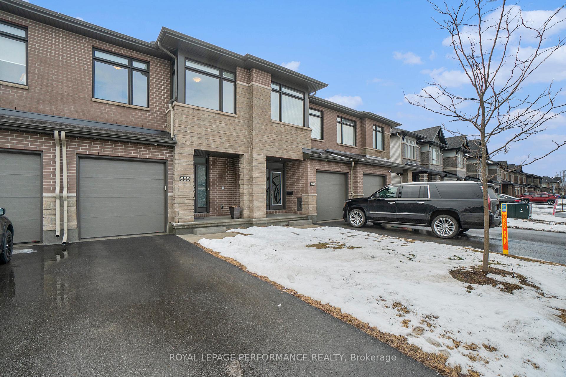 Photo 3 of 699 Cairn Crescent, Ottawa, Mer Bleue/Bradley Estates/Anderson Park — HOMEH