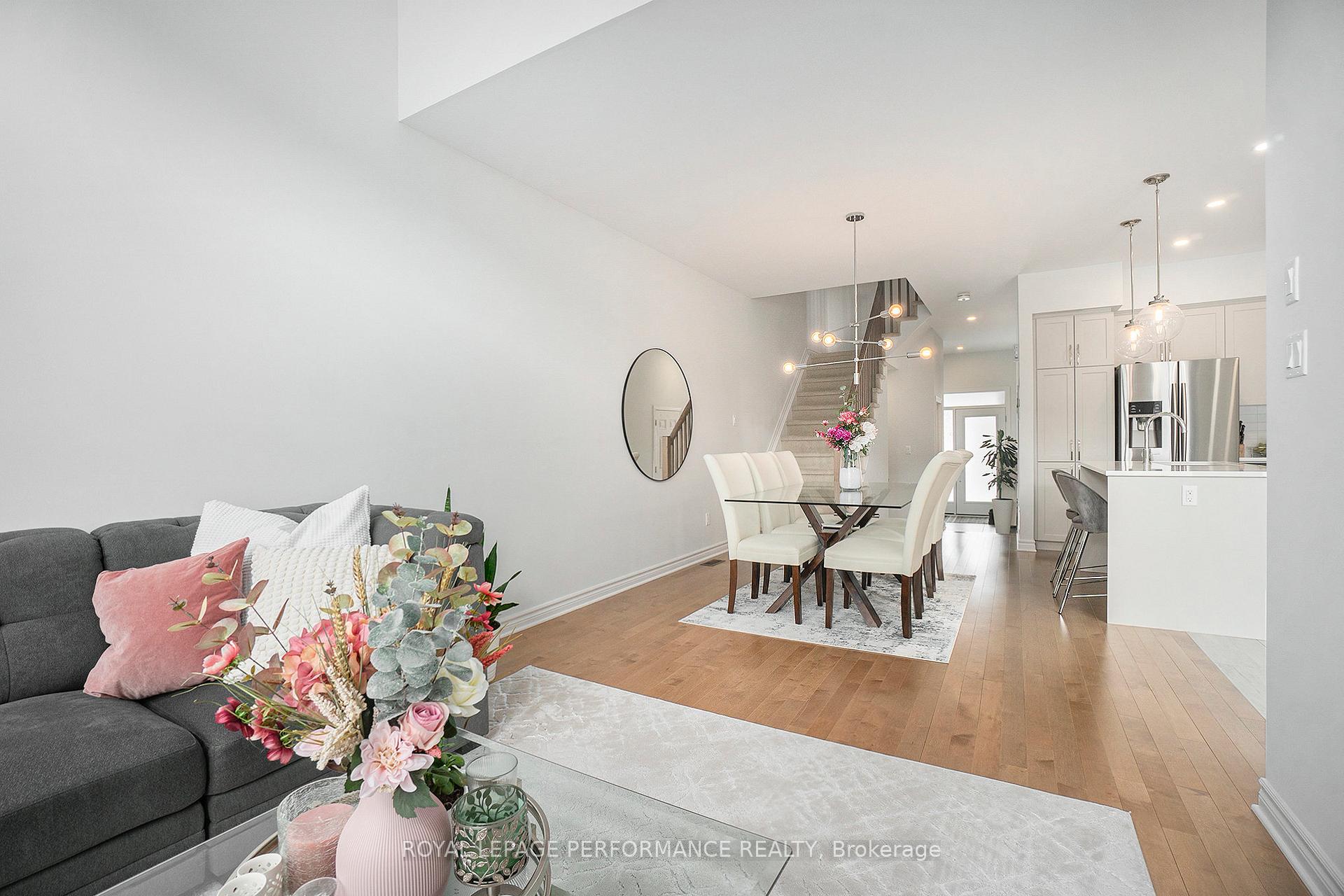 Photo 6 of 699 Cairn Crescent, Ottawa, Mer Bleue/Bradley Estates/Anderson Park — HOMEH