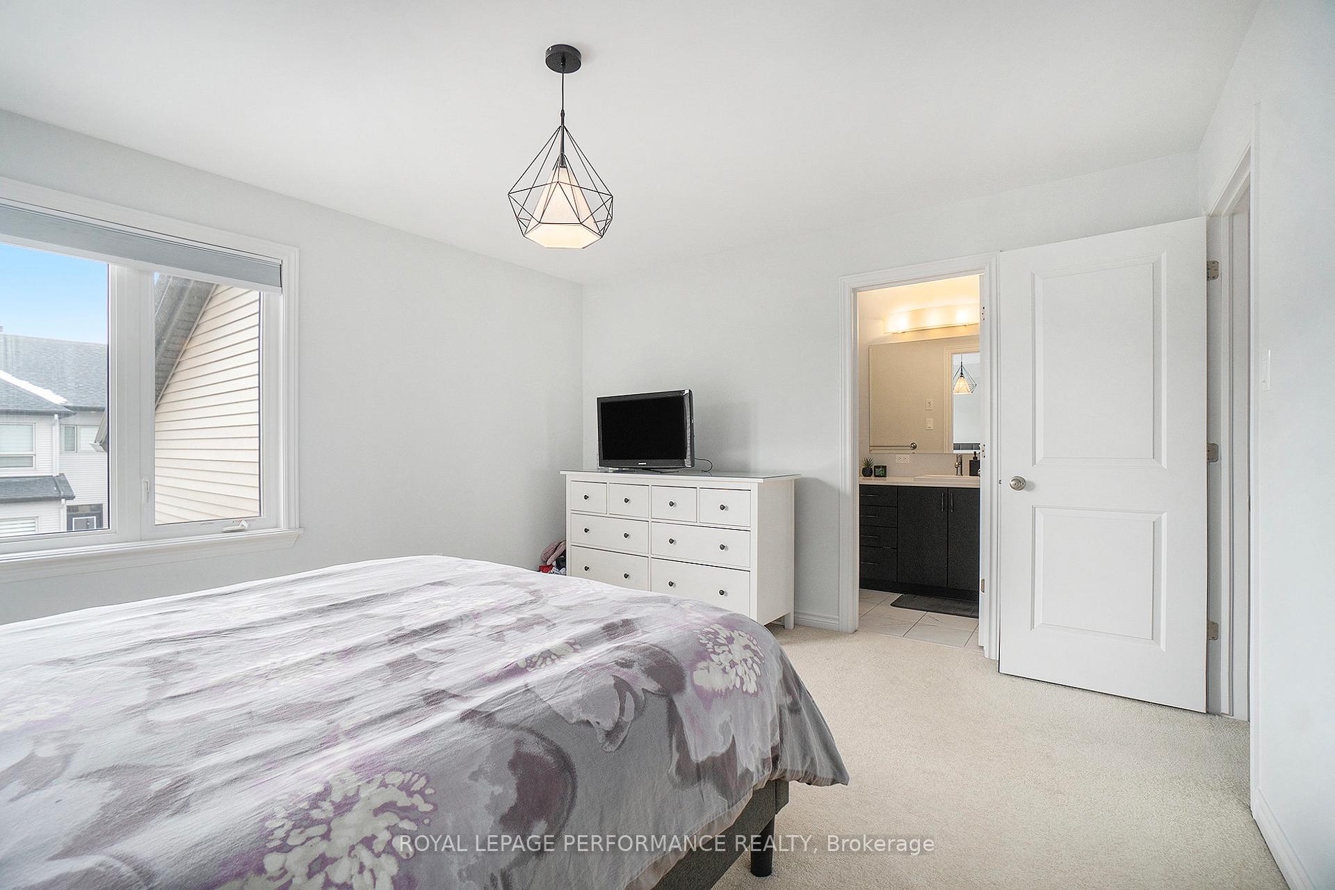 Photo 17 of 699 Cairn Crescent, Ottawa, Mer Bleue/Bradley Estates/Anderson Park — HOMEH