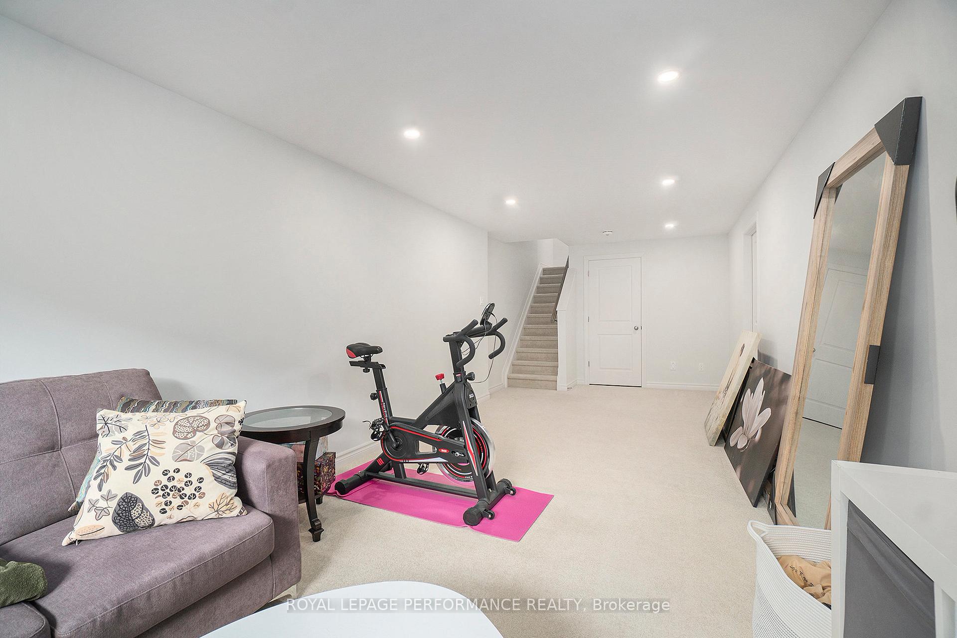 Photo 24 of 699 Cairn Crescent, Ottawa, Mer Bleue/Bradley Estates/Anderson Park — HOMEH