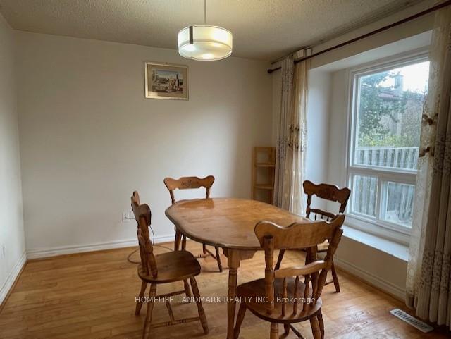 Photo 3 of 107 Upton Crescent, Markham, Milliken Mills West — HOMEH