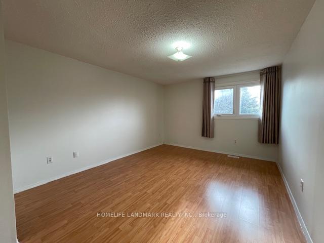 Photo 8 of 107 Upton Crescent, Markham, Milliken Mills West — HOMEH
