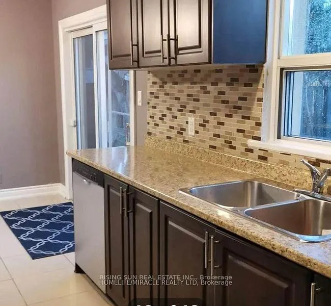 Photo 6 of 121 McMurchy Avenue S, Brampton, Brampton South — HOMEH