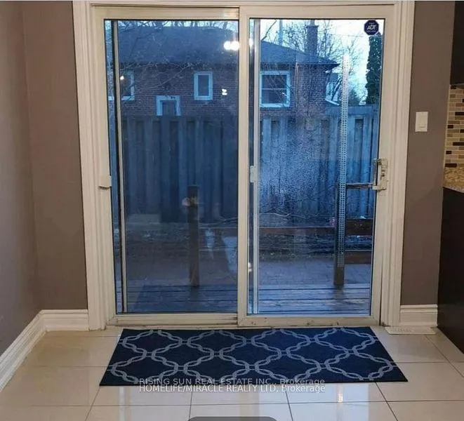 Photo 8 of 121 McMurchy Avenue S, Brampton, Brampton South — HOMEH