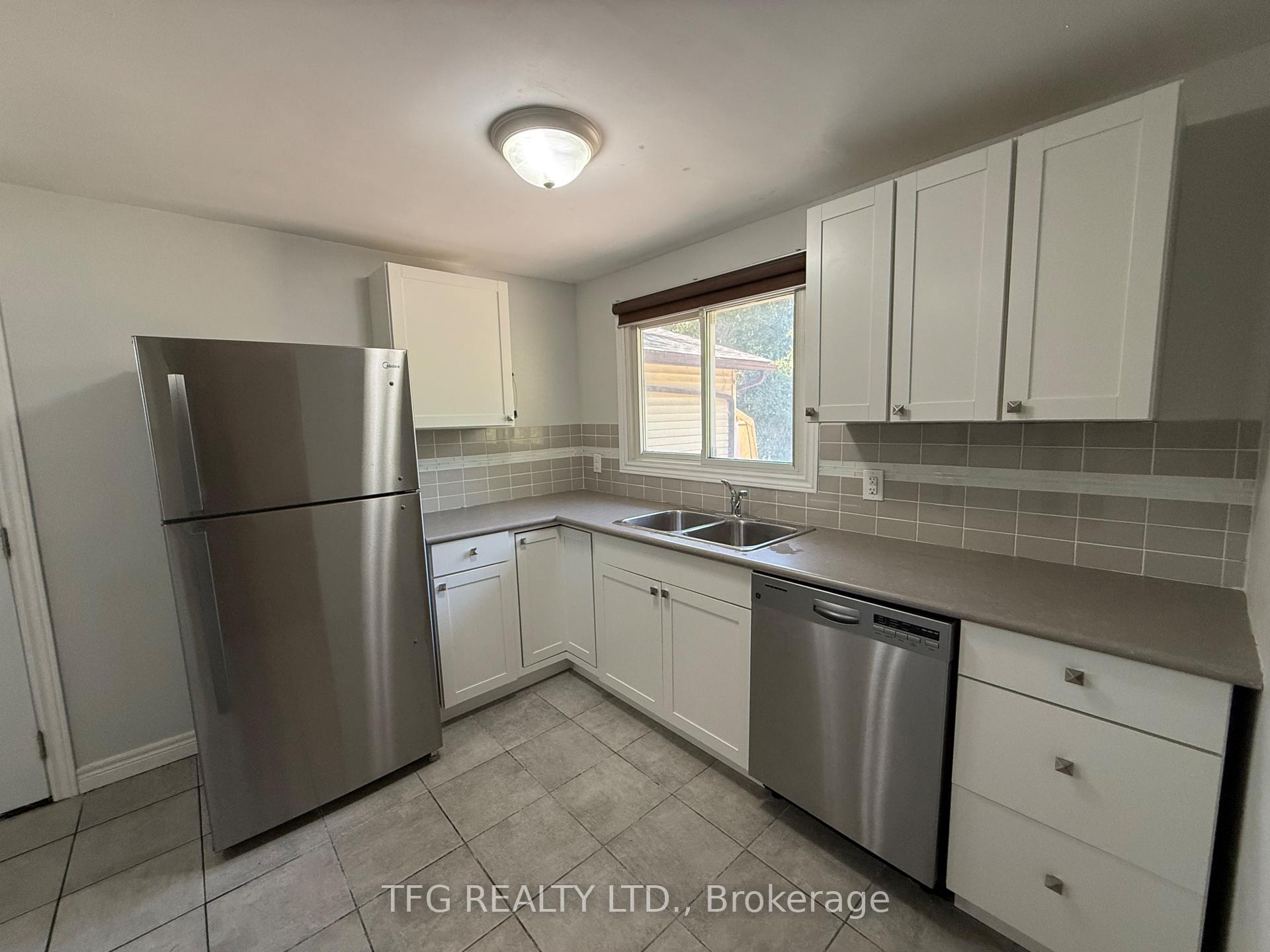 Photo 4 of Unit 2, 1057 Norman Crescent, Oshawa, Donevan — HOMEH