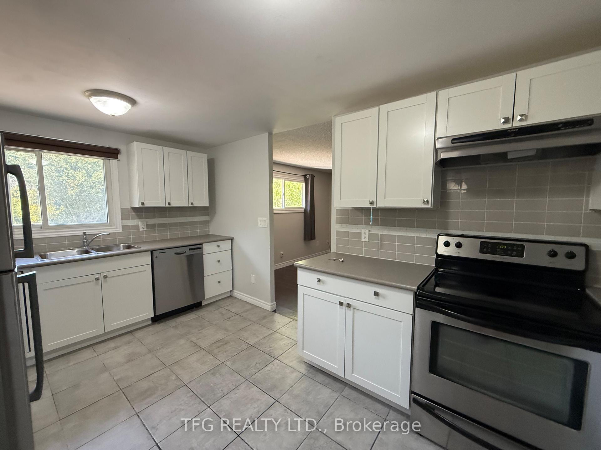 Photo 6 of Unit 2, 1057 Norman Crescent, Oshawa, Donevan — HOMEH
