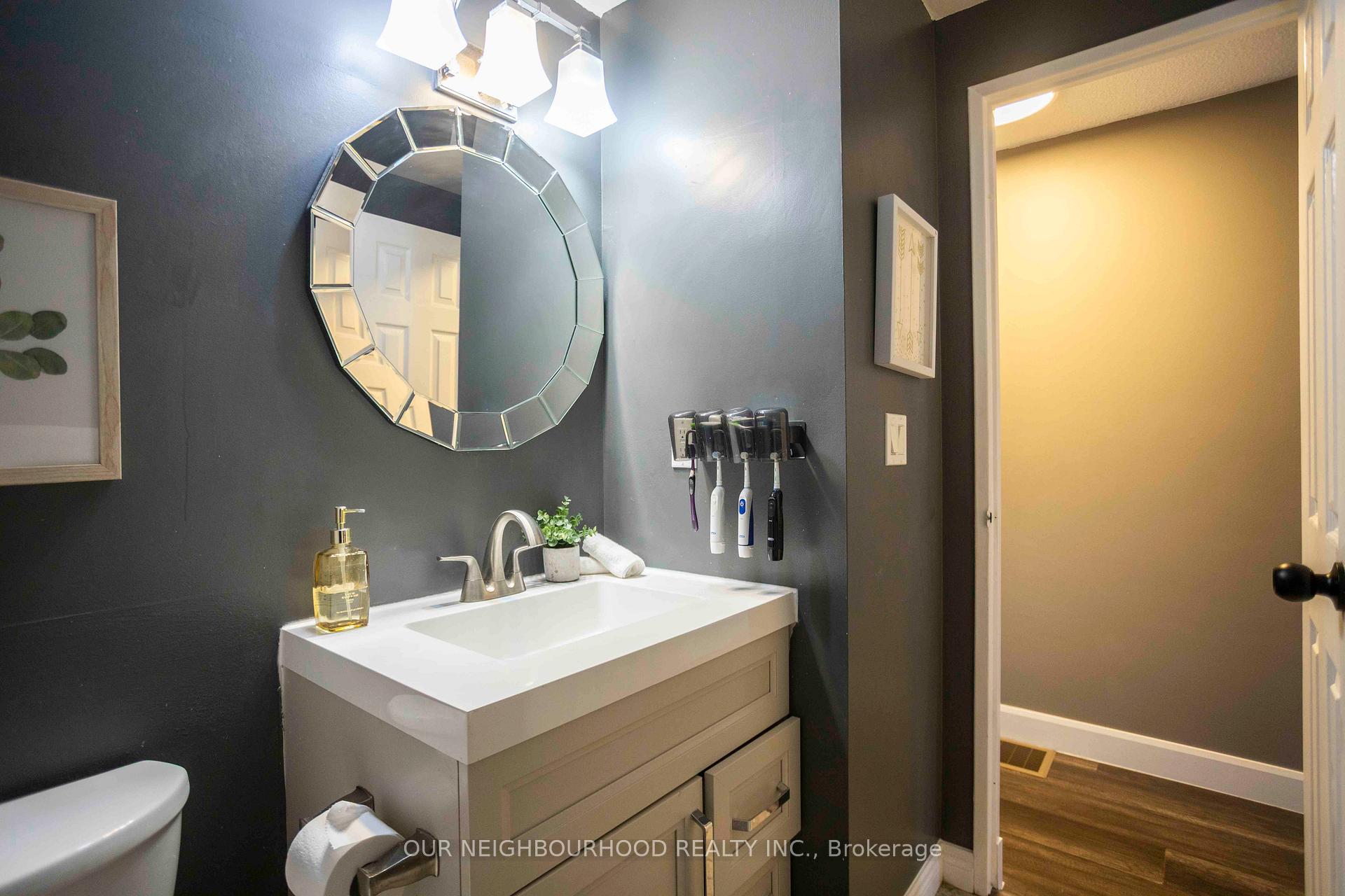 Photo 16 of 1061 Norman Crescent, Oshawa, Donevan — HOMEH