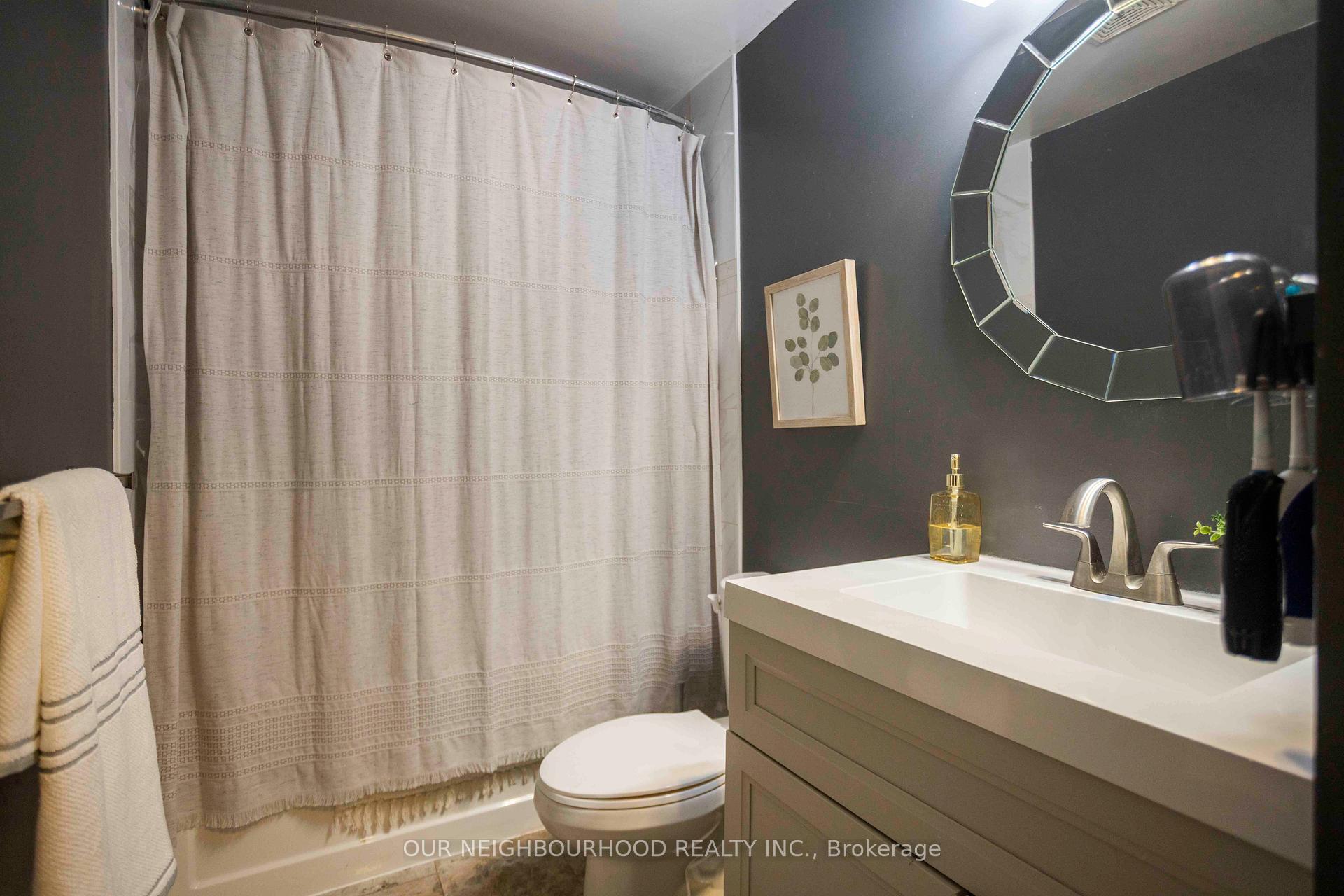 Photo 17 of 1061 Norman Crescent, Oshawa, Donevan — HOMEH