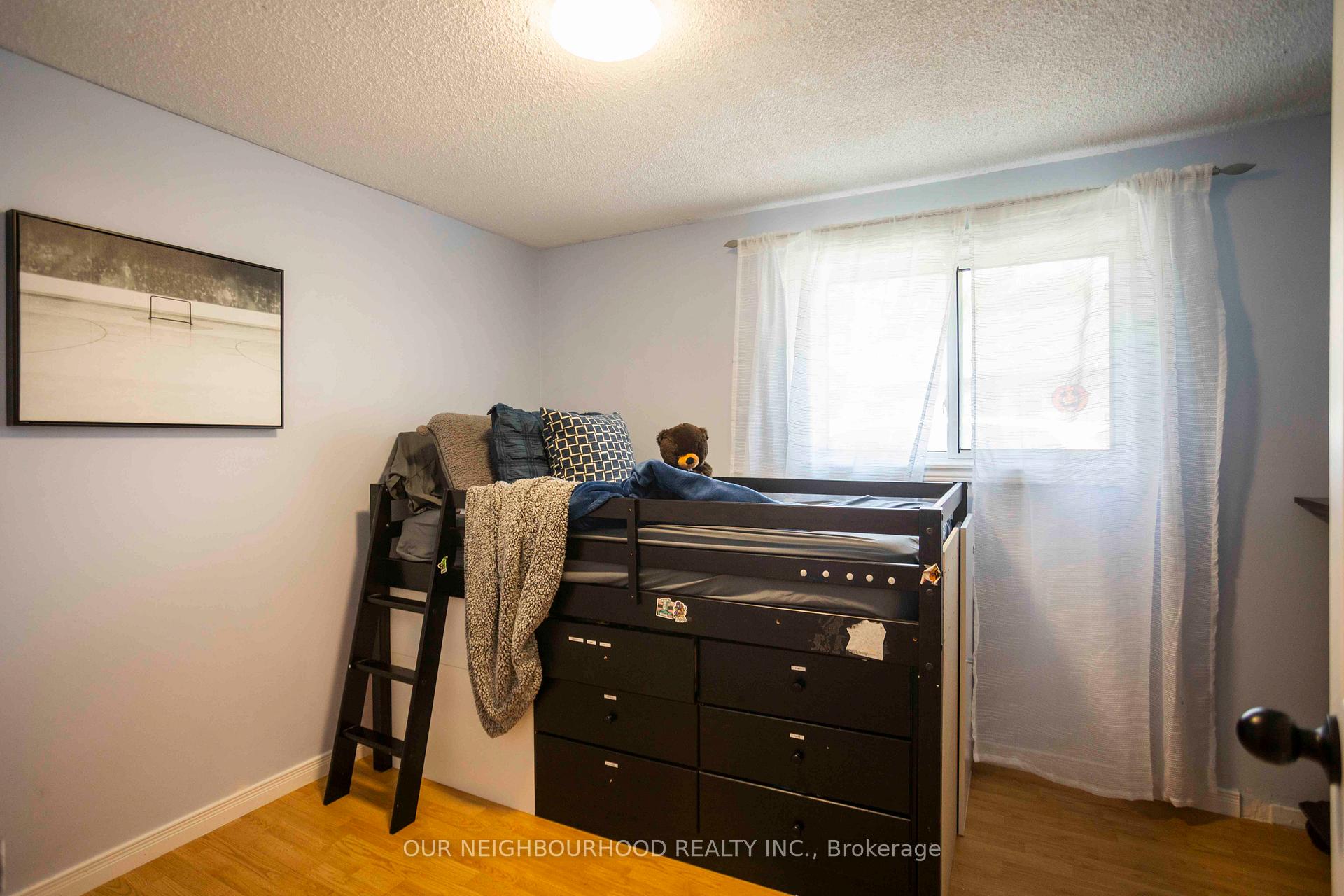 Photo 22 of 1061 Norman Crescent, Oshawa, Donevan — HOMEH