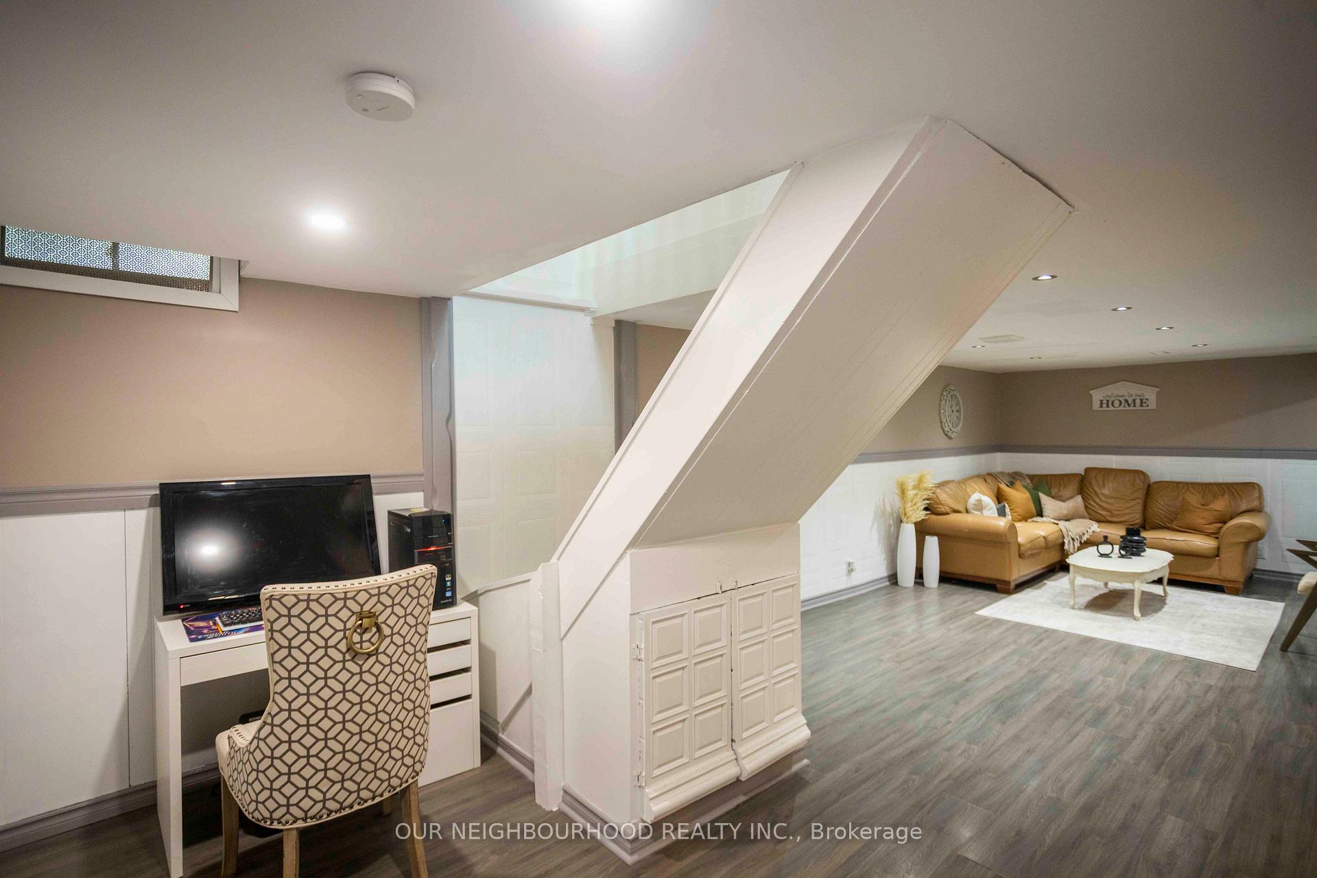 Photo 23 of 1061 Norman Crescent, Oshawa, Donevan — HOMEH