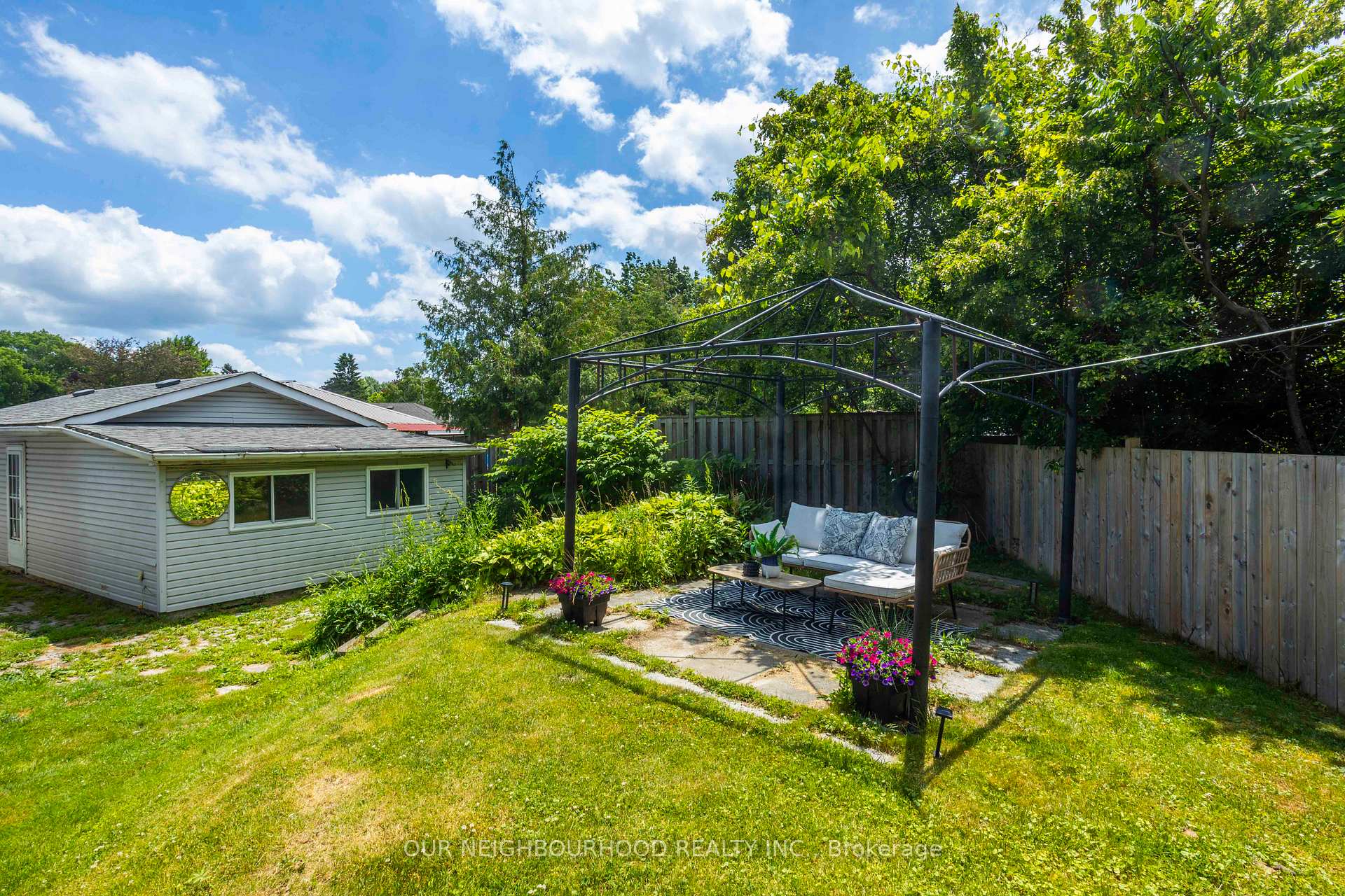 Photo 33 of 1061 Norman Crescent, Oshawa, Donevan — HOMEH