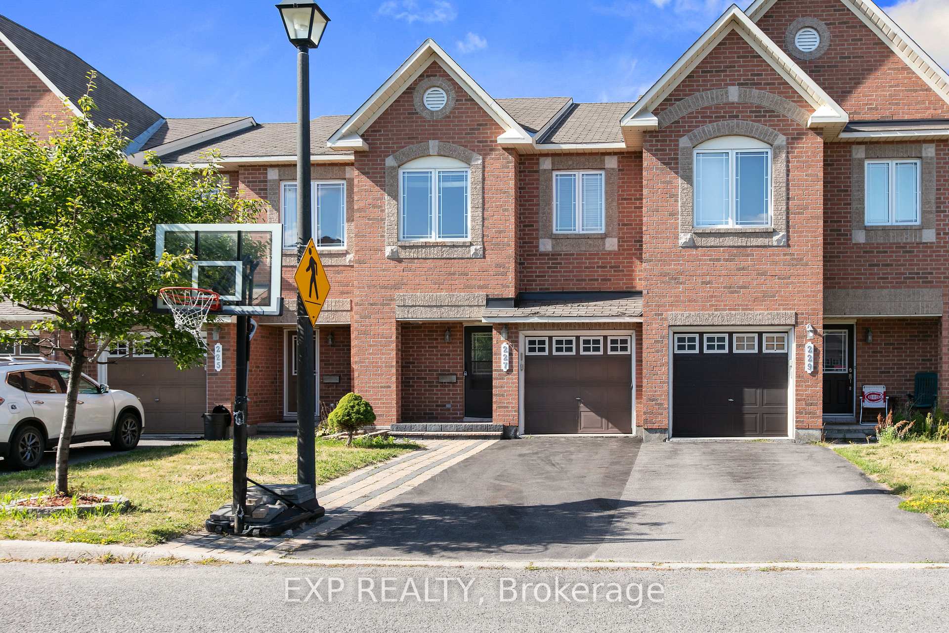 Photo 2 of 227 Monaco Place, Ottawa, Avalon East — HOMEH