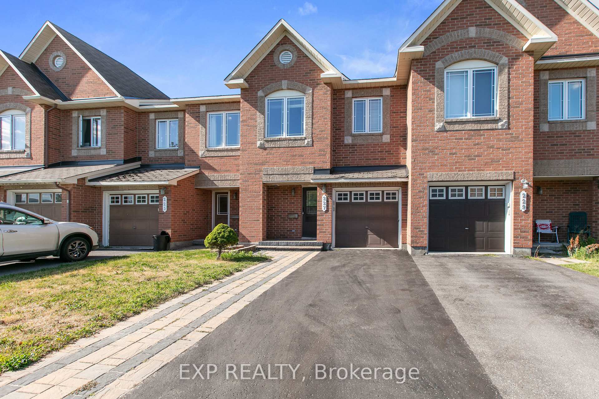 Photo 3 of 227 Monaco Place, Ottawa, Avalon East — HOMEH