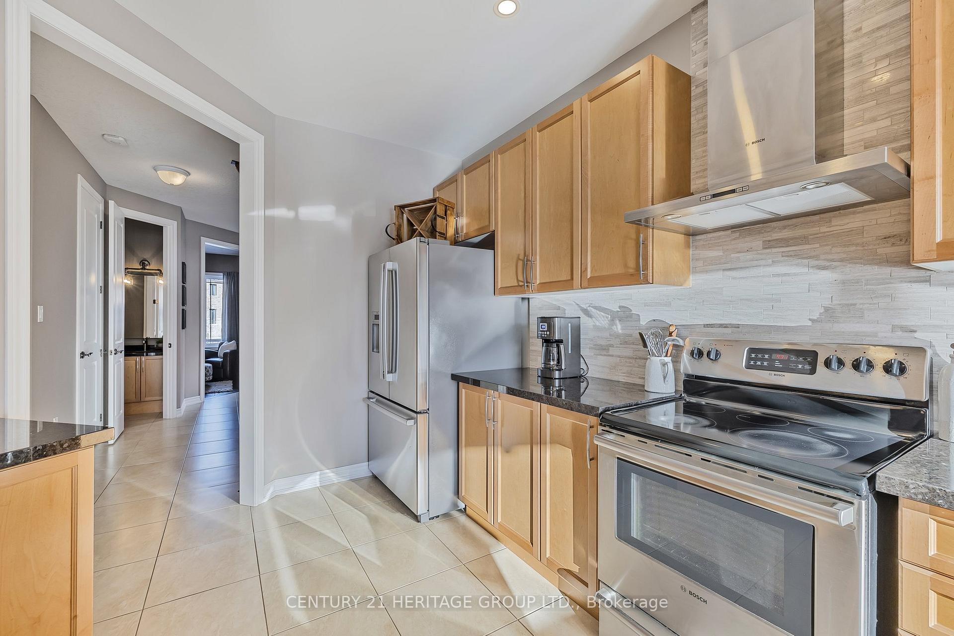 Photo 7 of 17 Walker Boulevard, New Tecumseth, Alliston — HOMEH