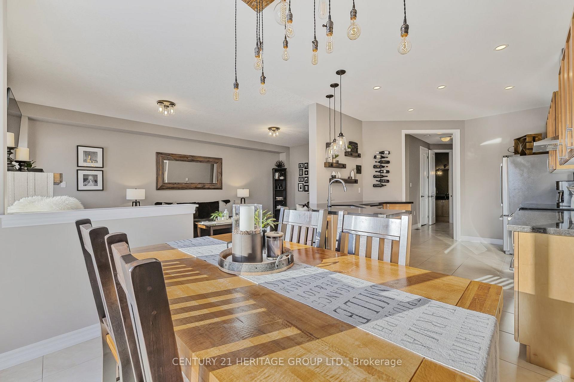 Photo 12 of 17 Walker Boulevard, New Tecumseth, Alliston — HOMEH