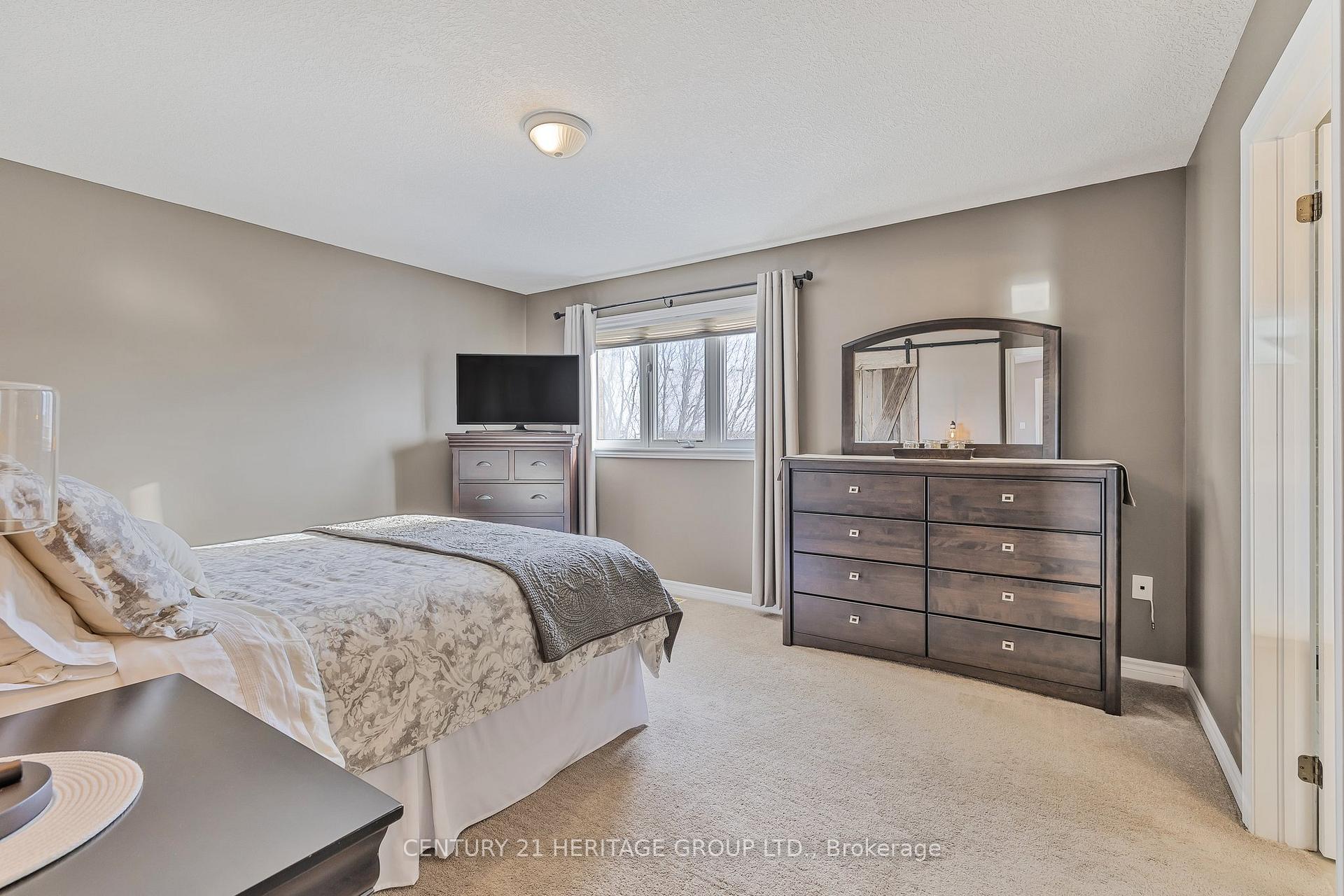 Photo 21 of 17 Walker Boulevard, New Tecumseth, Alliston — HOMEH