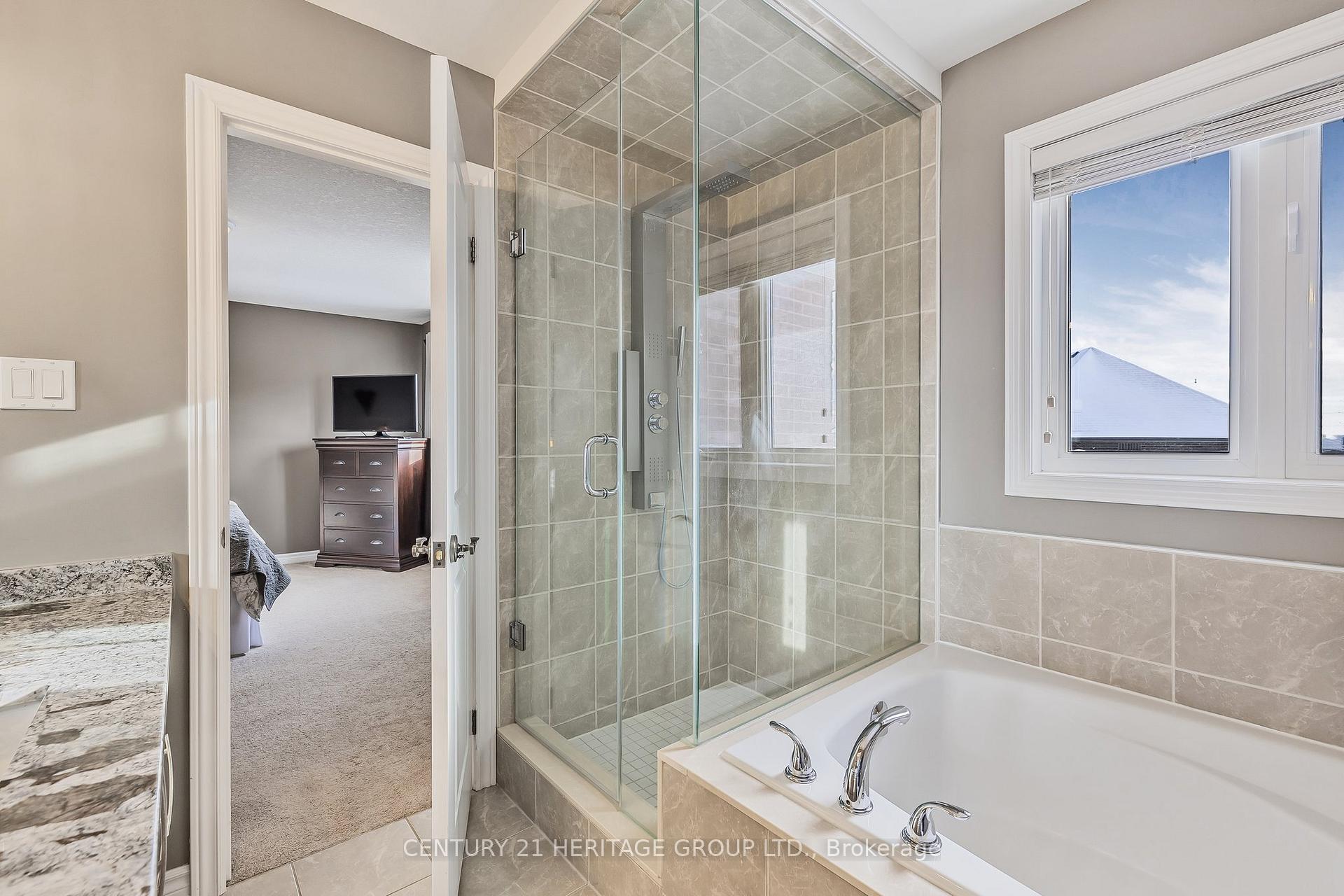 Photo 24 of 17 Walker Boulevard, New Tecumseth, Alliston — HOMEH