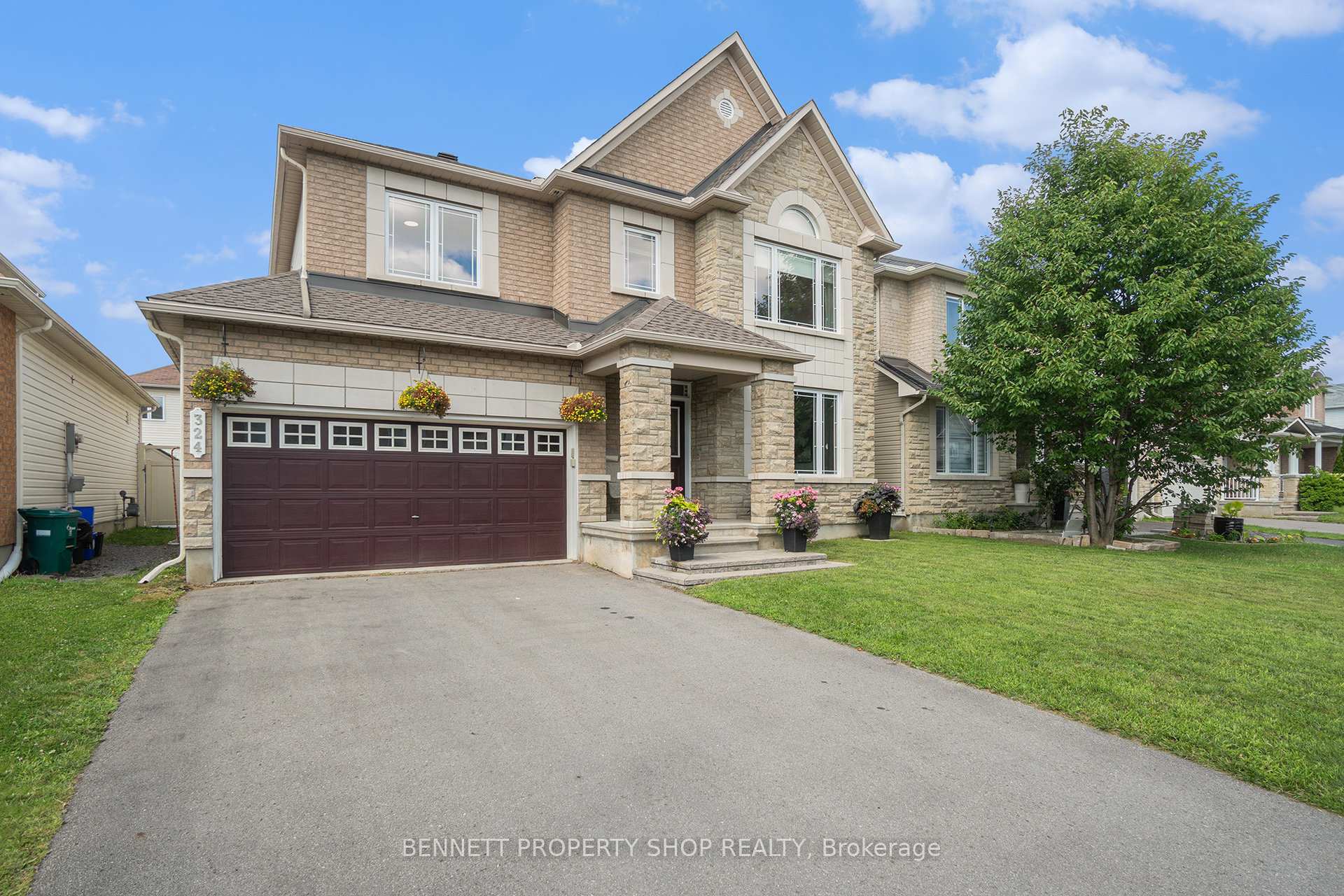 Photo 2 of 324 Fairlakes Way, Ottawa, Avalon East — HOMEH