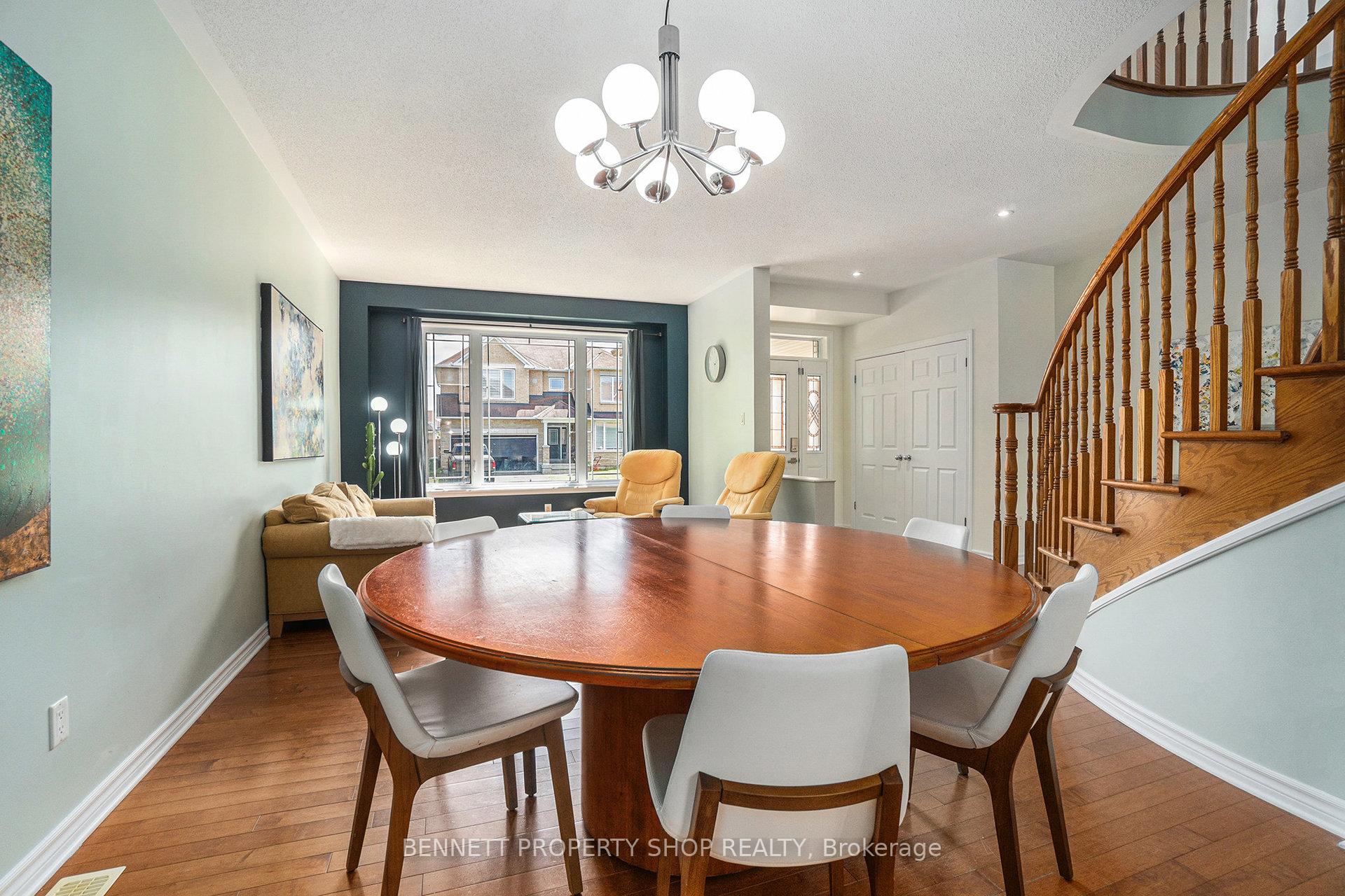 Photo 5 of 324 Fairlakes Way, Ottawa, Avalon East — HOMEH