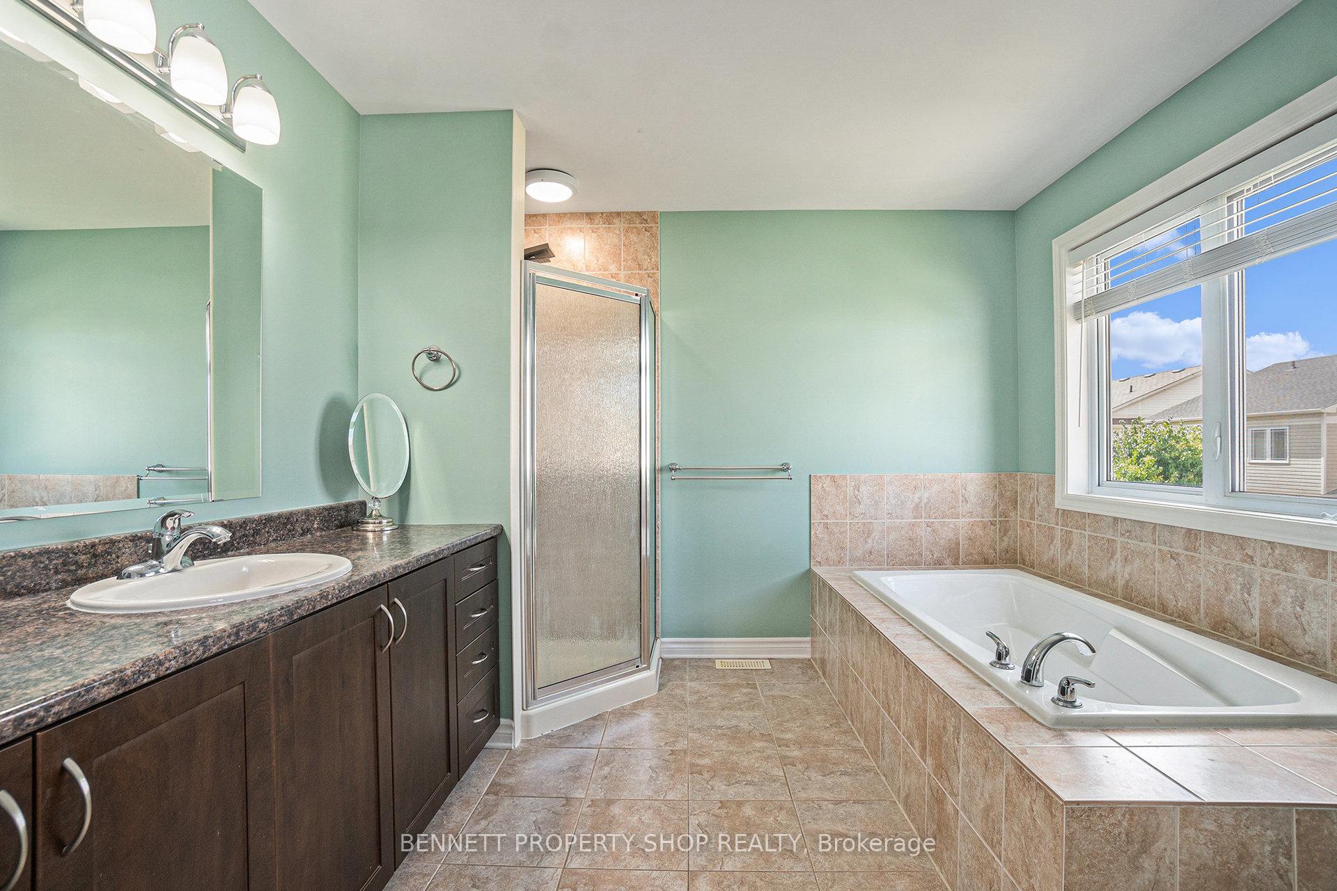 Photo 17 of 324 Fairlakes Way, Ottawa, Avalon East — HOMEH