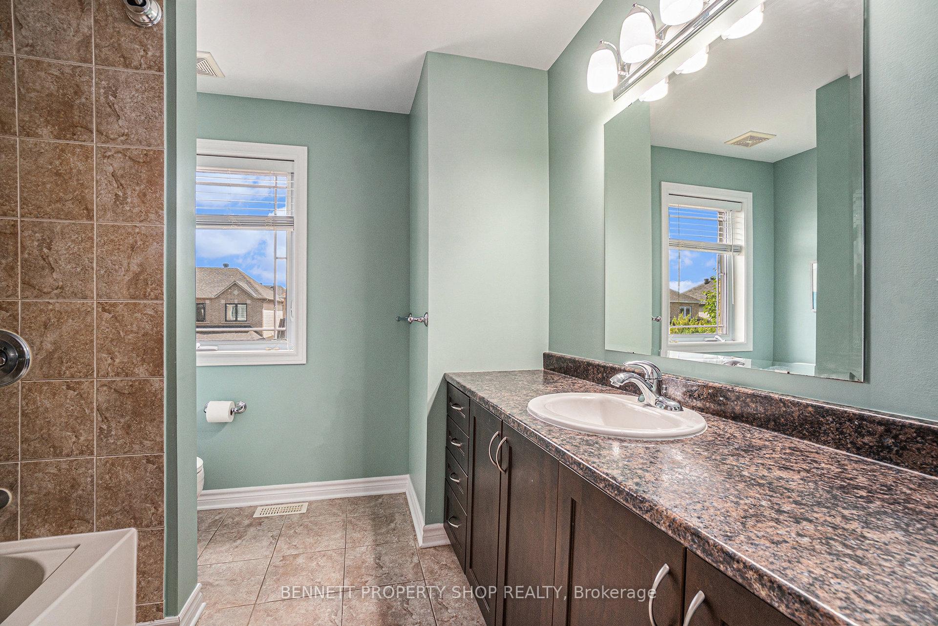 Photo 18 of 324 Fairlakes Way, Ottawa, Avalon East — HOMEH