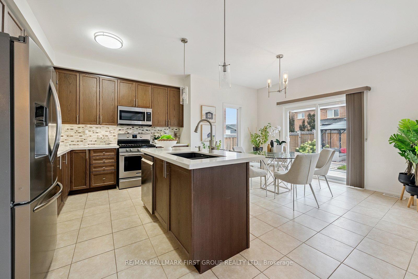 Photo 8 of 1737 Douglas Langtree Drive, Oshawa, Taunton — HOMEH