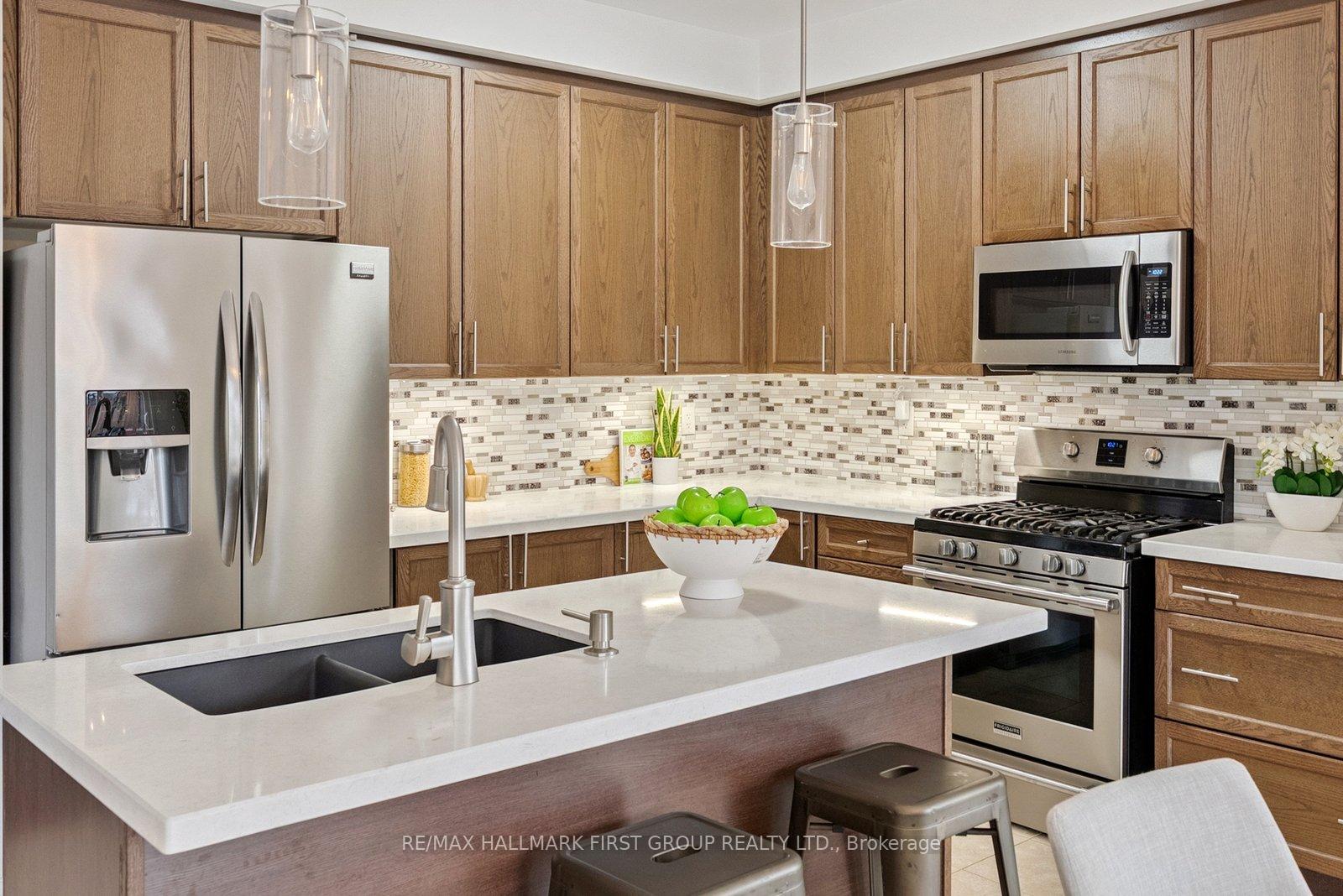 Photo 9 of 1737 Douglas Langtree Drive, Oshawa, Taunton — HOMEH