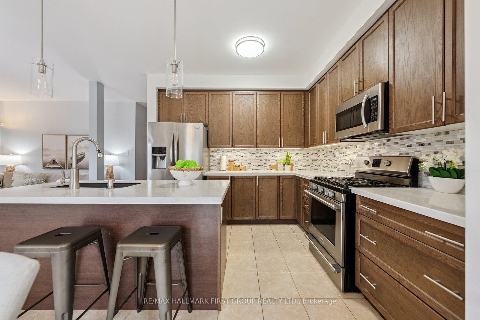 Photo 12 of 1737 Douglas Langtree Drive, Oshawa, Taunton — HOMEH