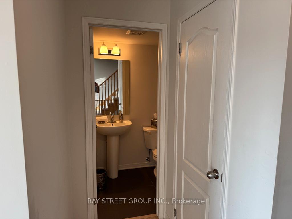 Photo 12 of Unit 37, 2490 Bromus Path, Oshawa, Windfields — HOMEH