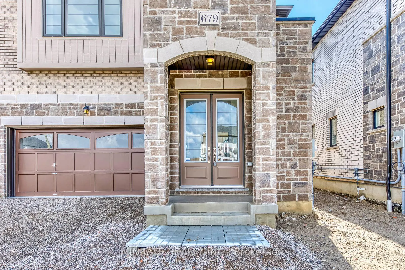 Photo 2 of 679 Catalina Manor, Pickering, Rural Pickering — HOMEH