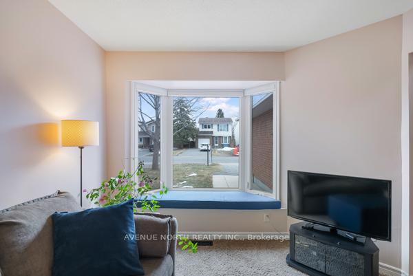 Photo 12 of 6371 St. Louis Drive, Ottawa, Hiawatha Park/Convent Glen — HOMEH
