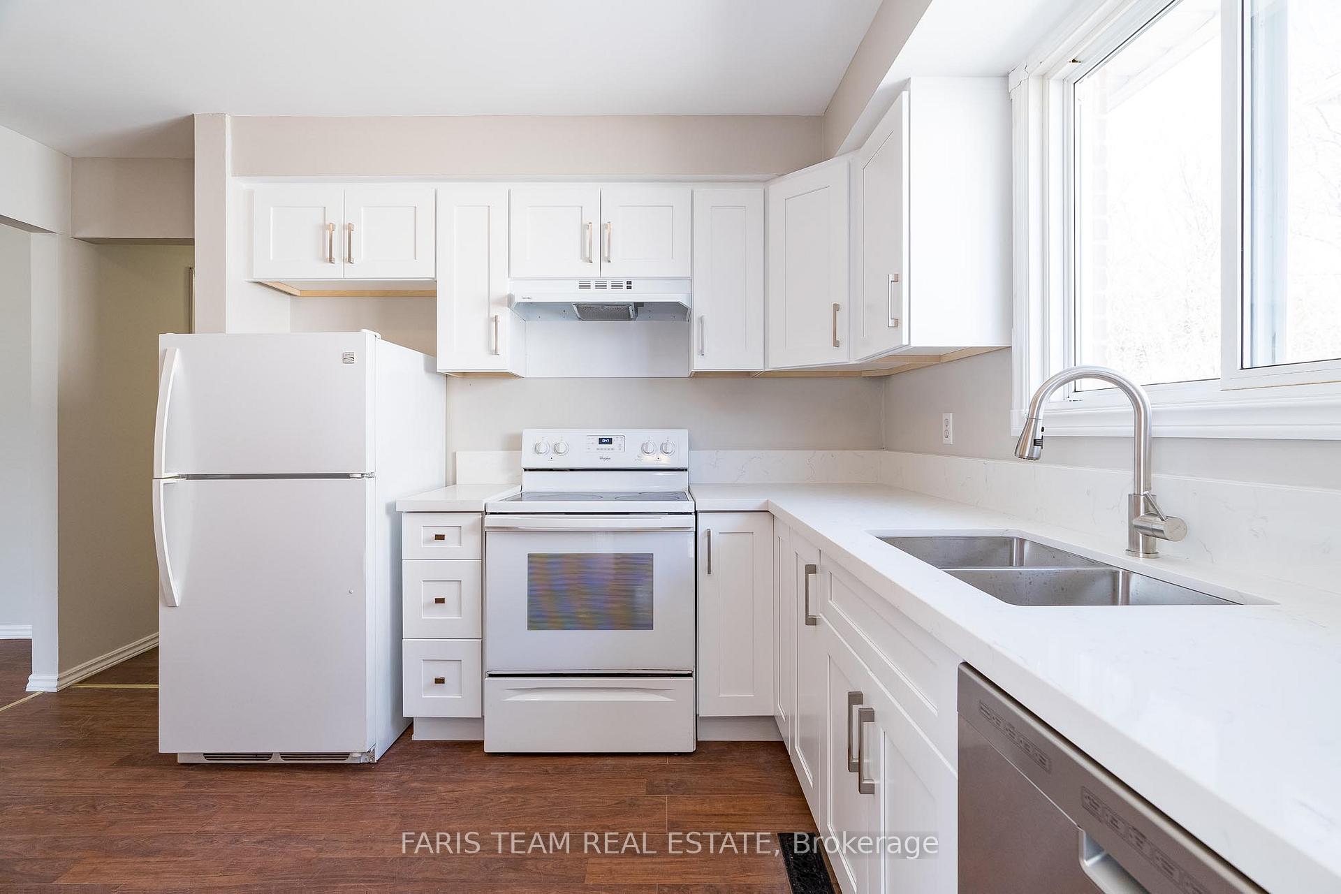 Photo 3 of 395 Raymond Avenue, Orillia — HOMEH