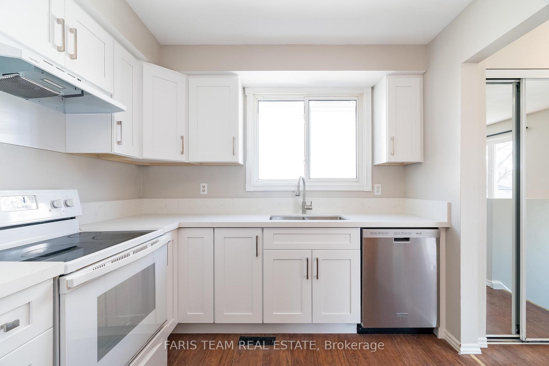 Photo 4 of 395 Raymond Avenue, Orillia — HOMEH